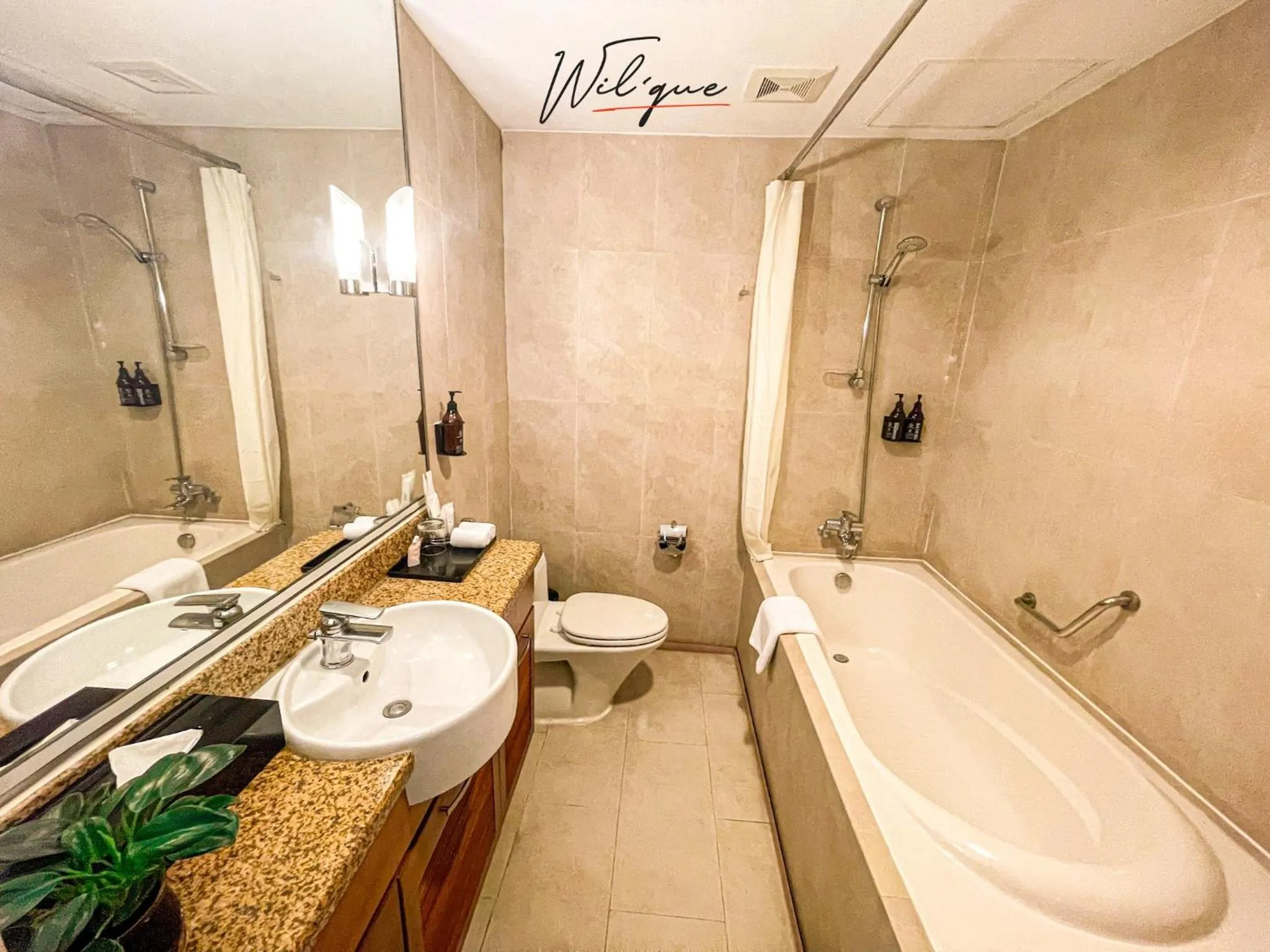 Toilet in Wil'que Westlake Hotel & Residences