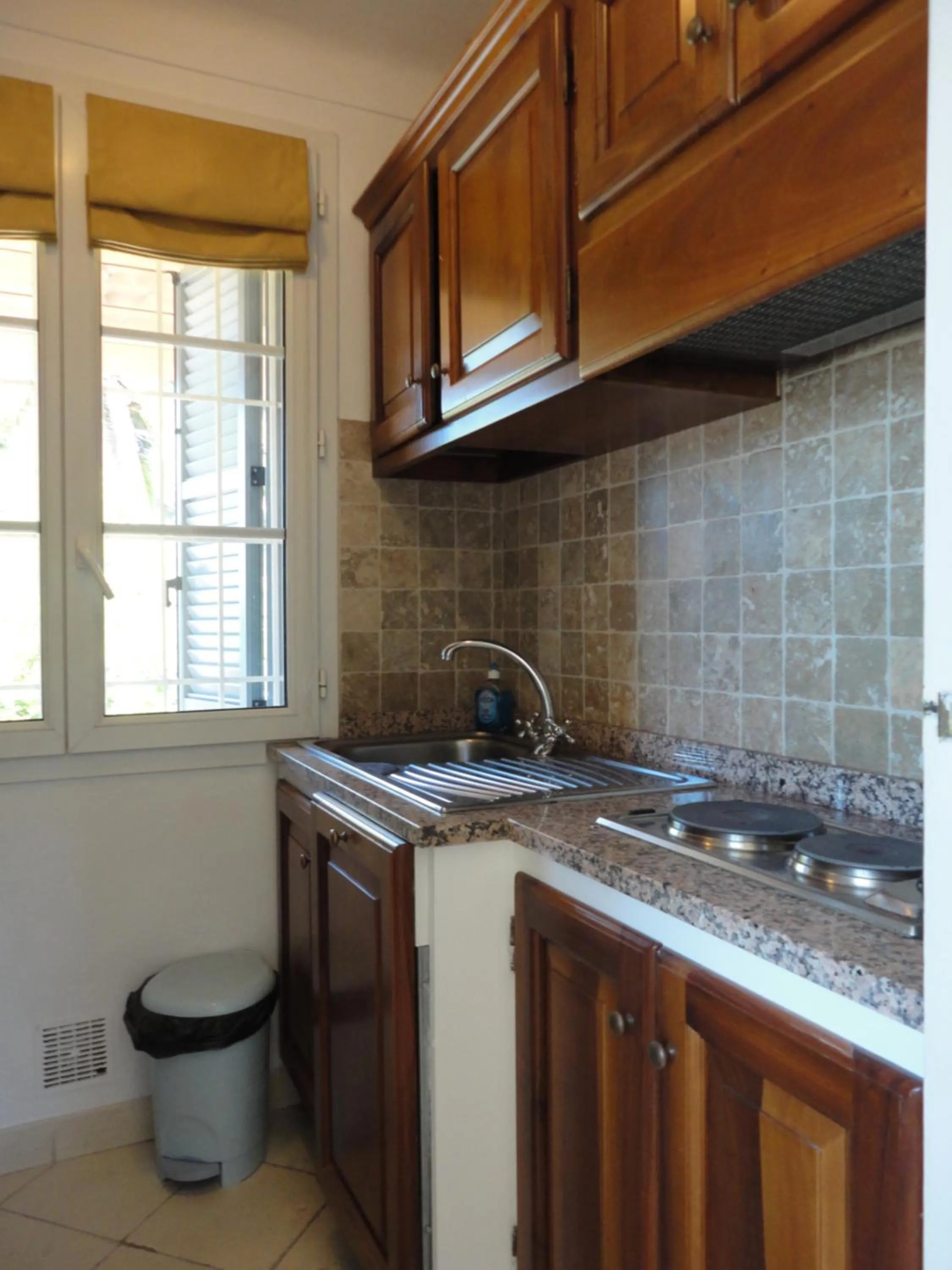 Kitchen or kitchenette in Villa Playa del Sol -B3