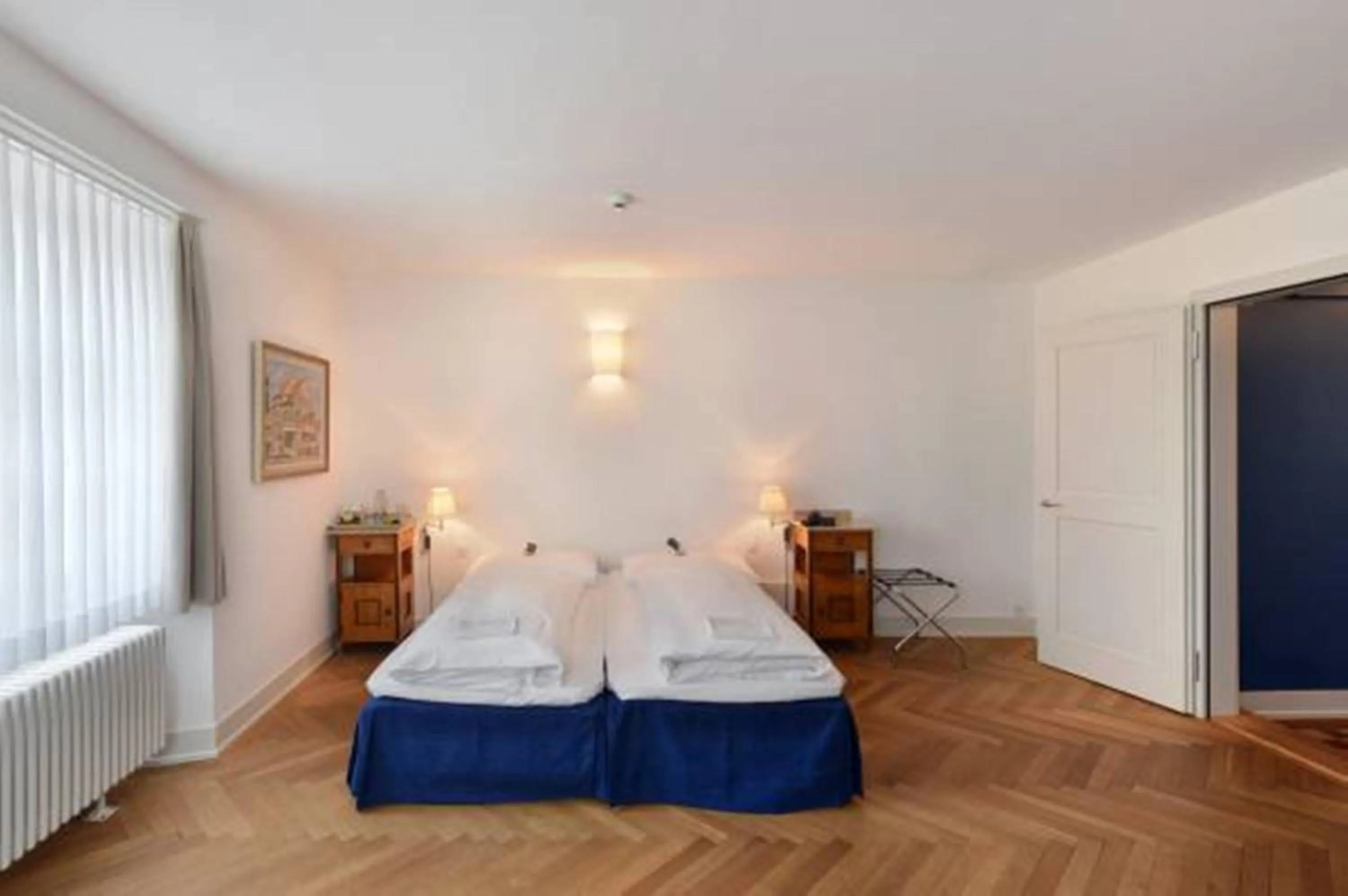 Photo of the whole room, Bed in Hotel im Schlosspark