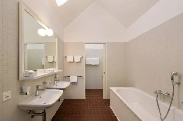 Shower in Hotel im Schlosspark