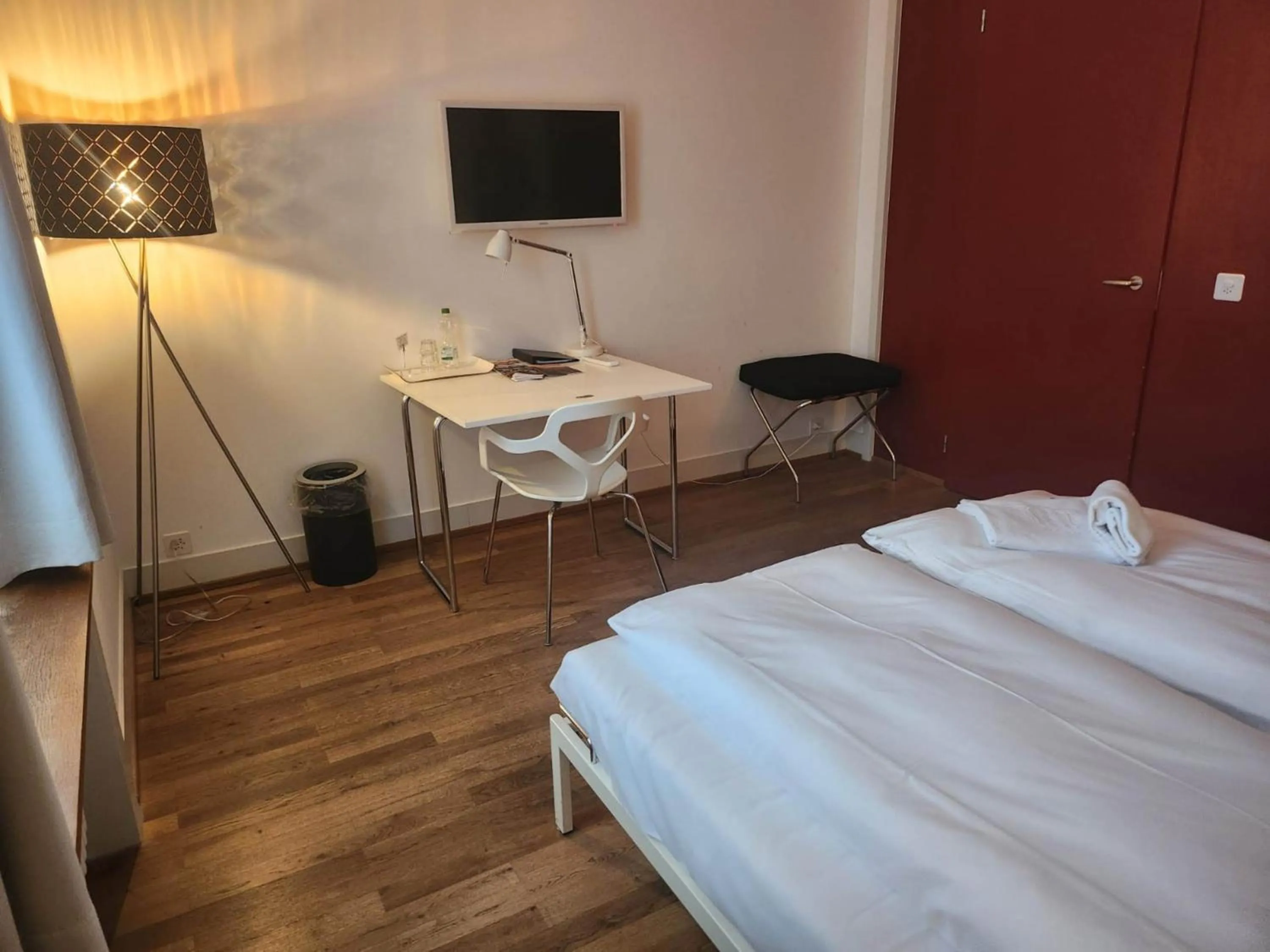 Photo of the whole room, Bed in Hotel im Schlosspark