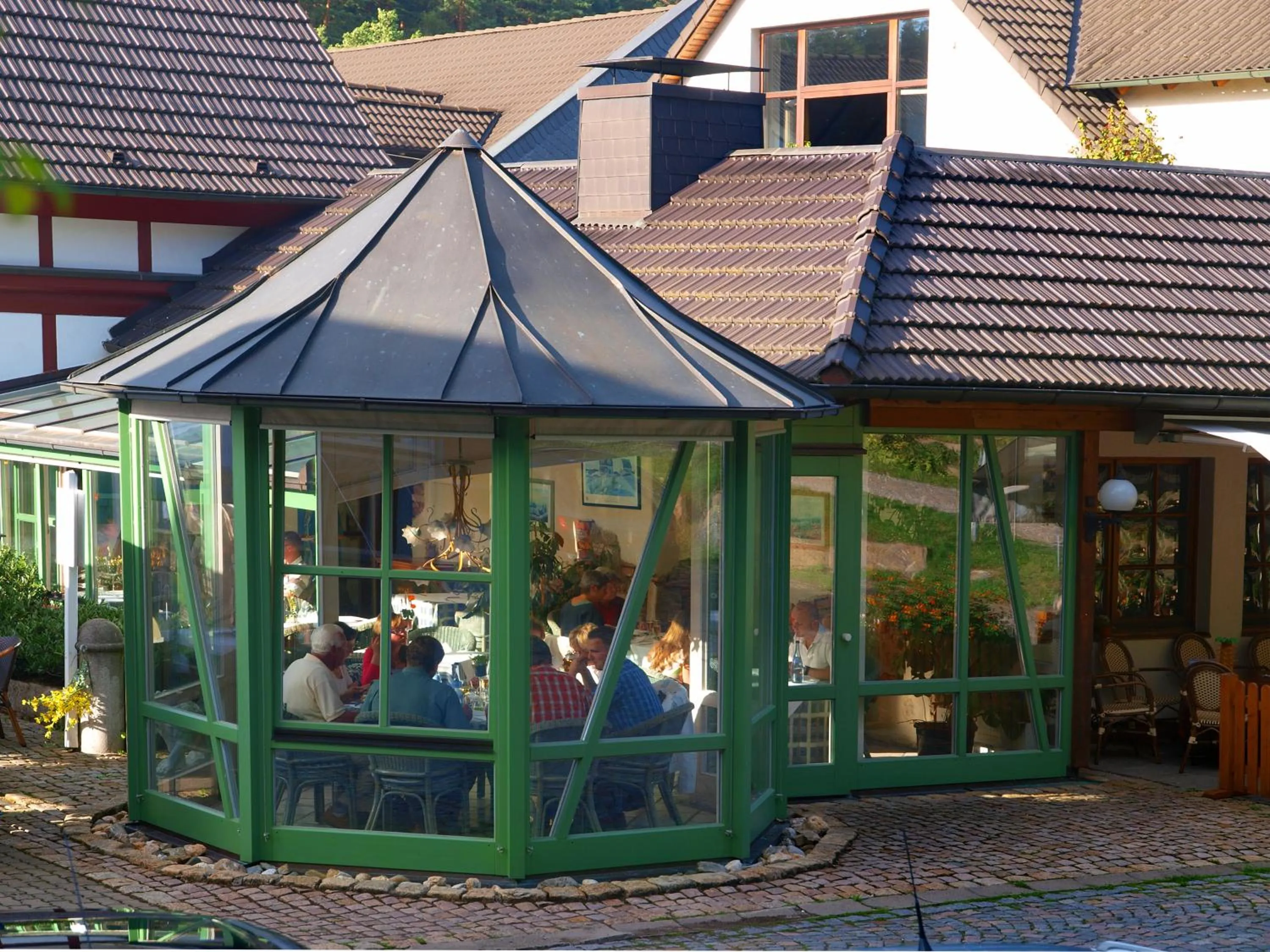 Restaurant/places to eat in Waldhotel Bächlein