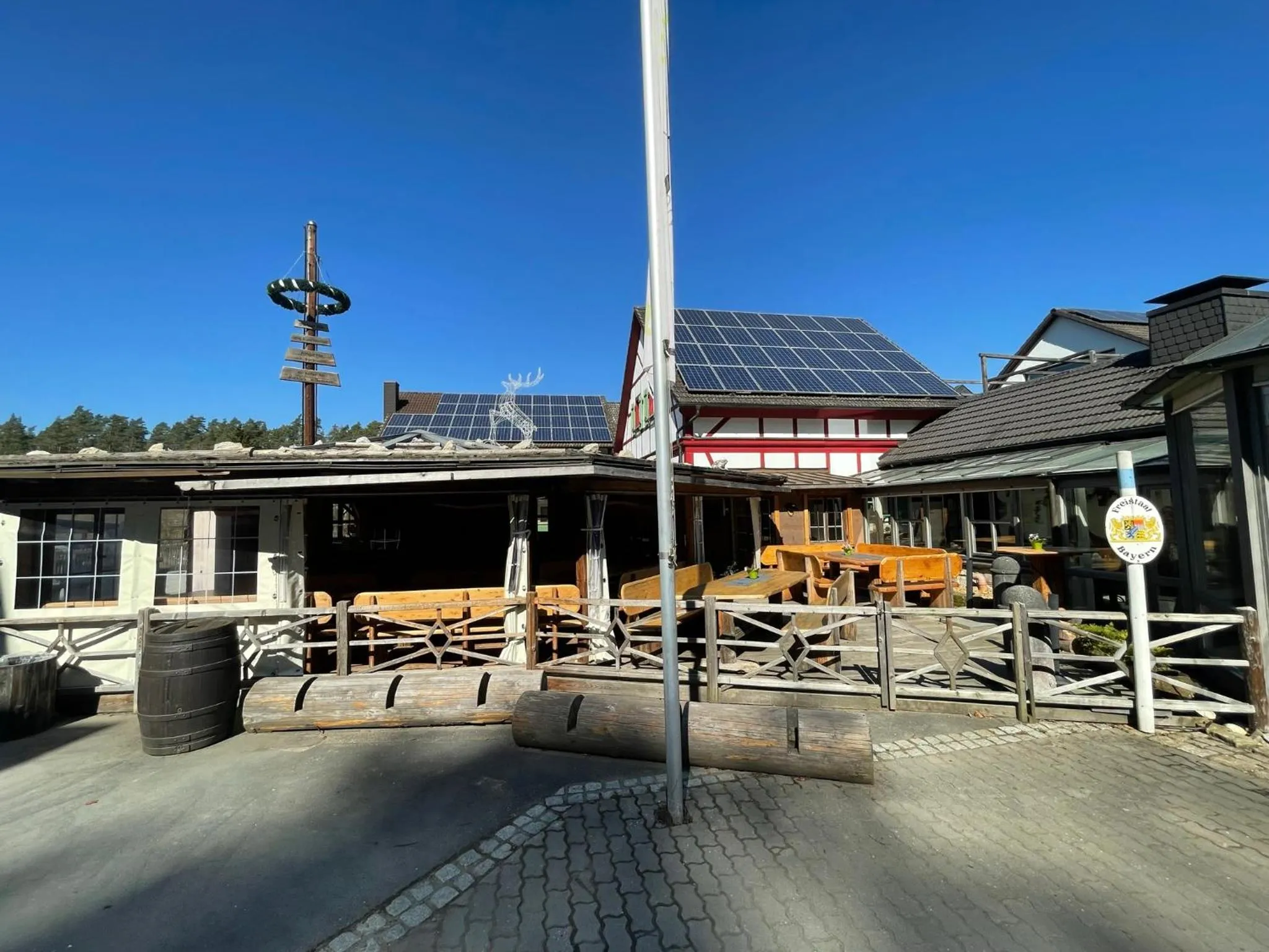 Restaurant/places to eat in Waldhotel Bächlein