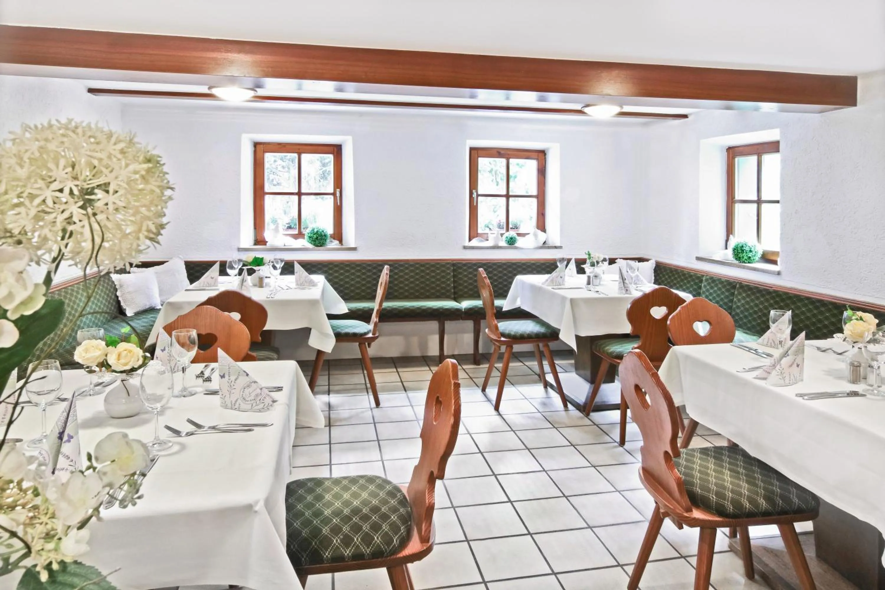 Restaurant/places to eat in Waldhotel Bächlein