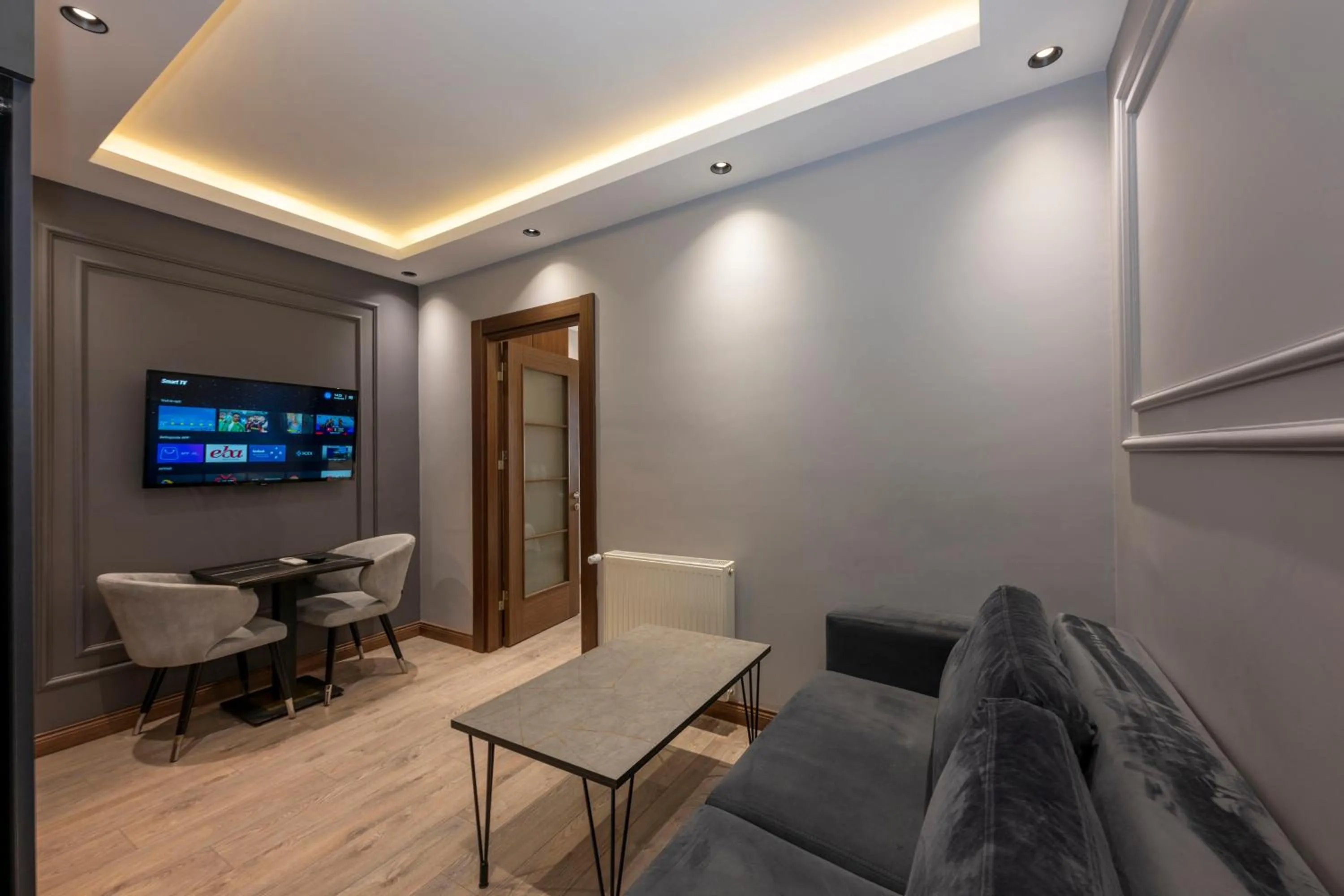 TV and multimedia in Comfort Suites Hotel