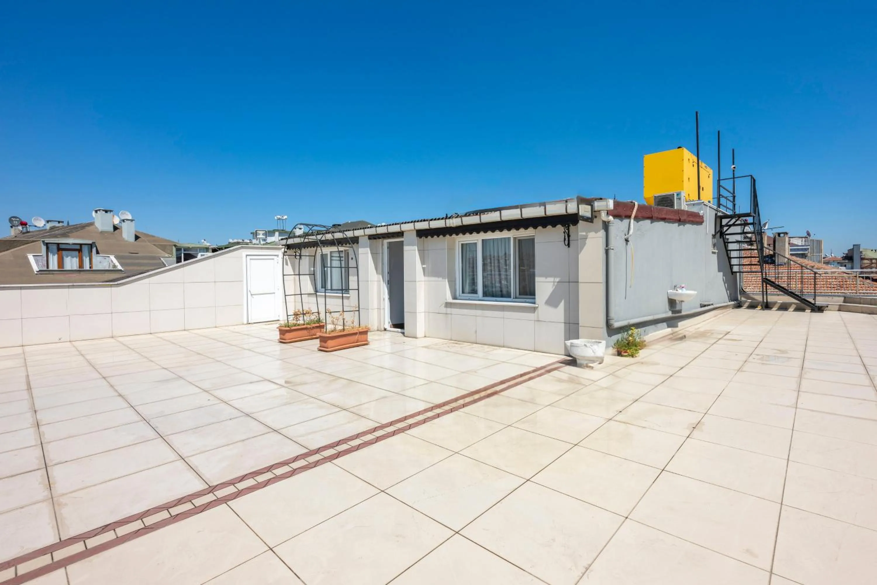 Balcony/Terrace in Comfort Suites Hotel