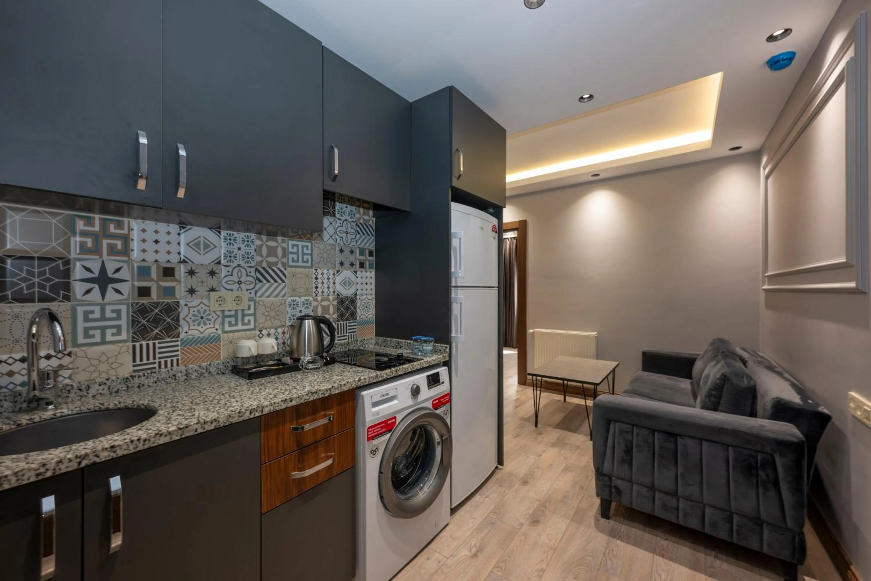 Kitchen or kitchenette in Comfort Suites Hotel