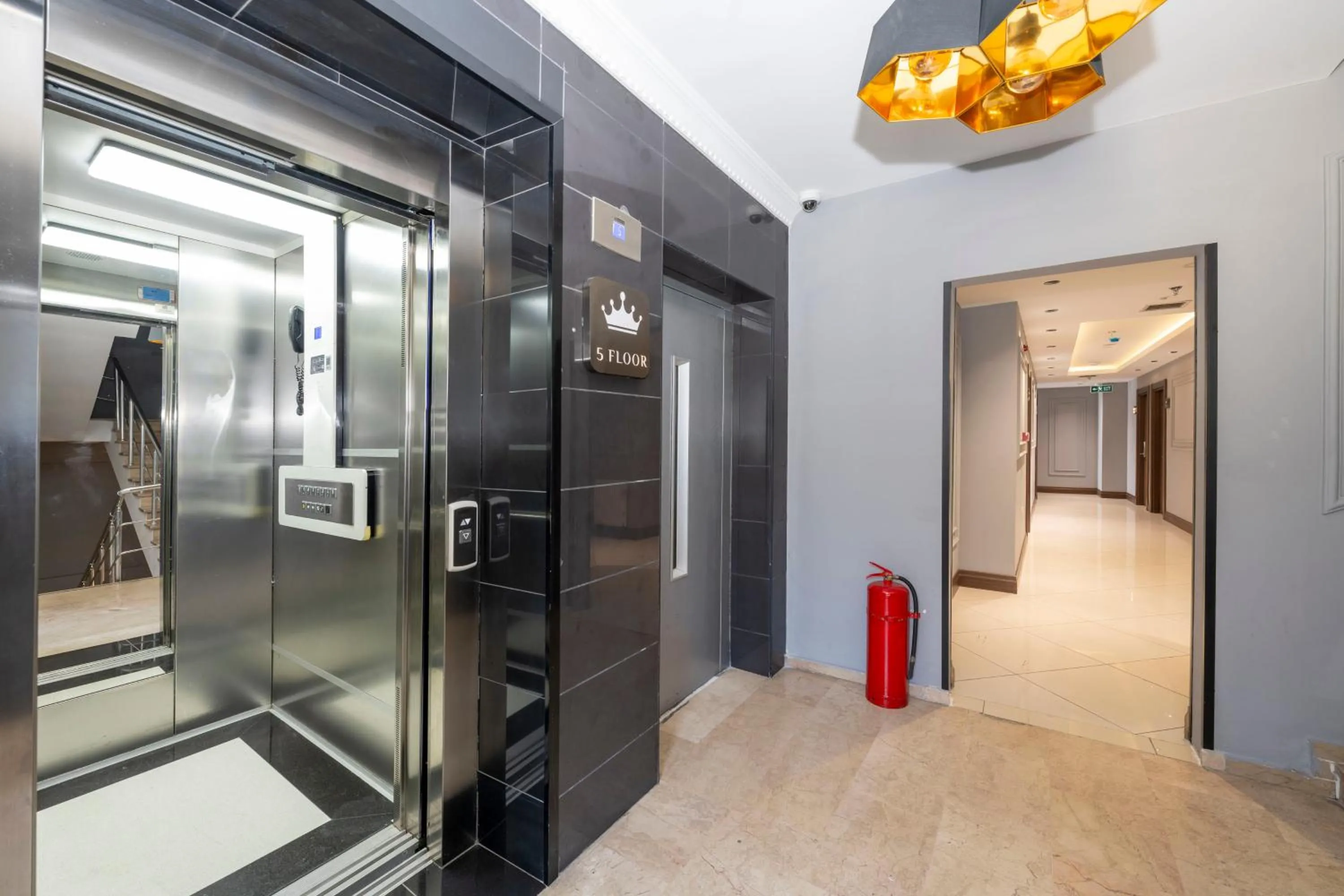 elevator in Comfort Suites Hotel