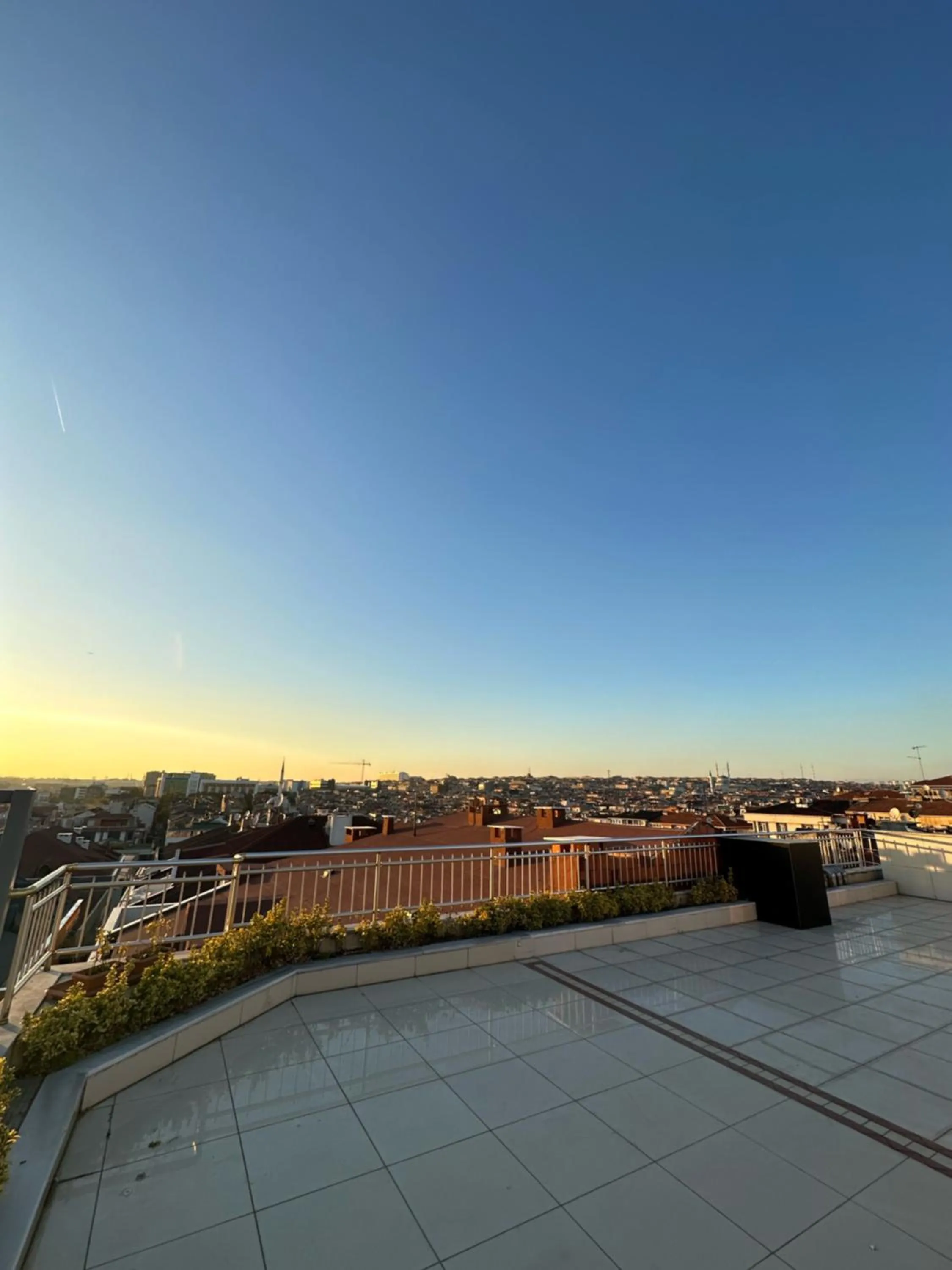 Day in Comfort Suites Hotel