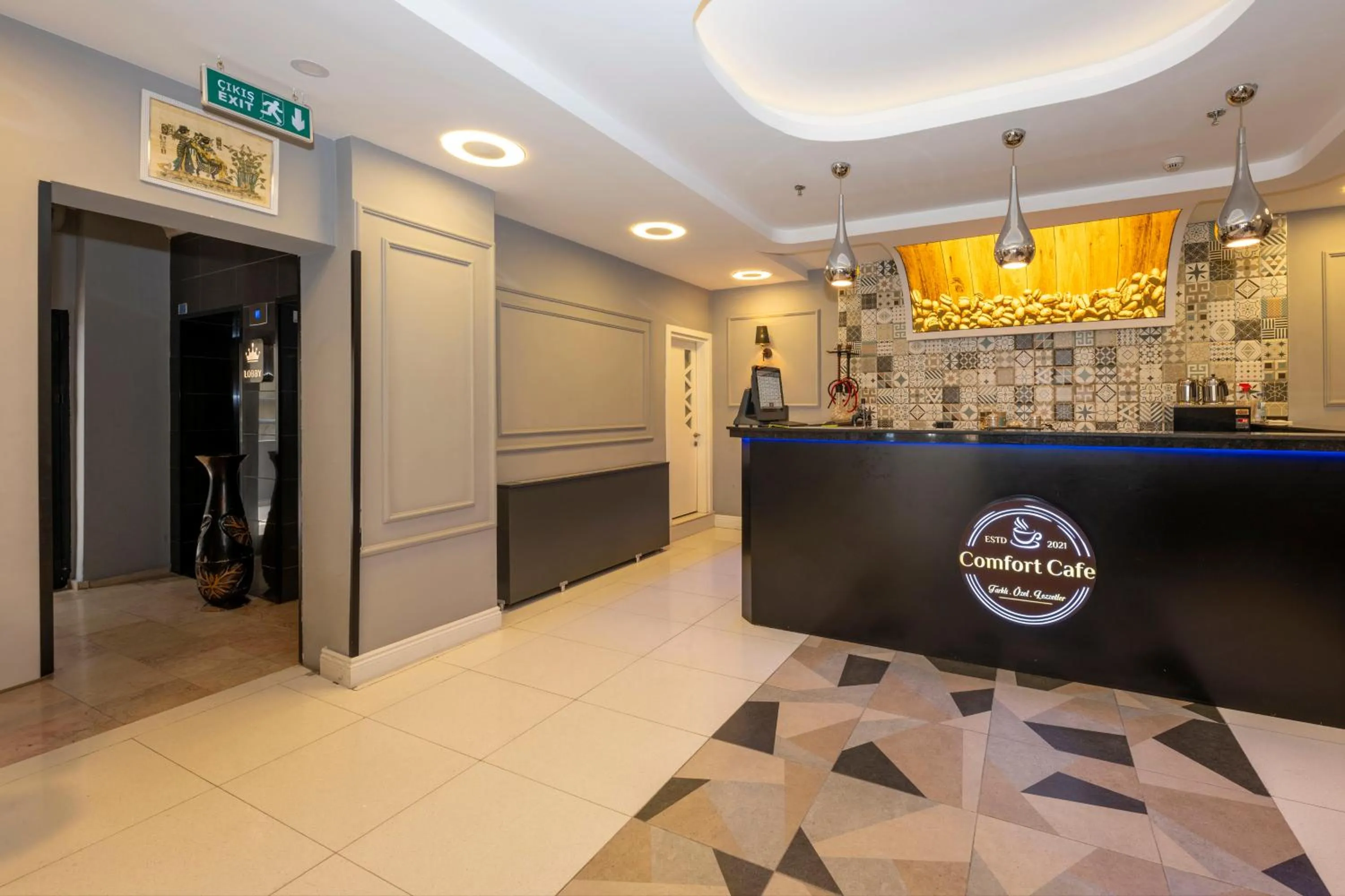 Restaurant/places to eat in Comfort Suites Hotel