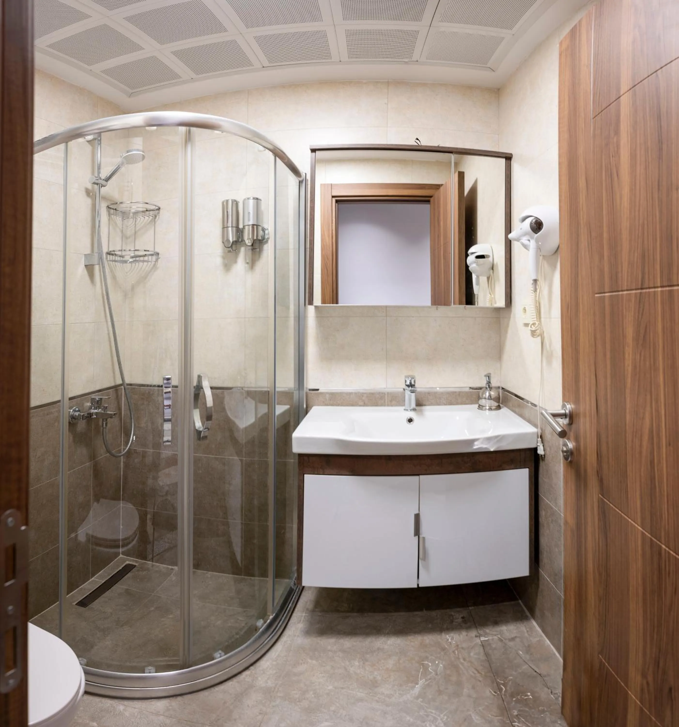 Shower in Comfort Suites Hotel