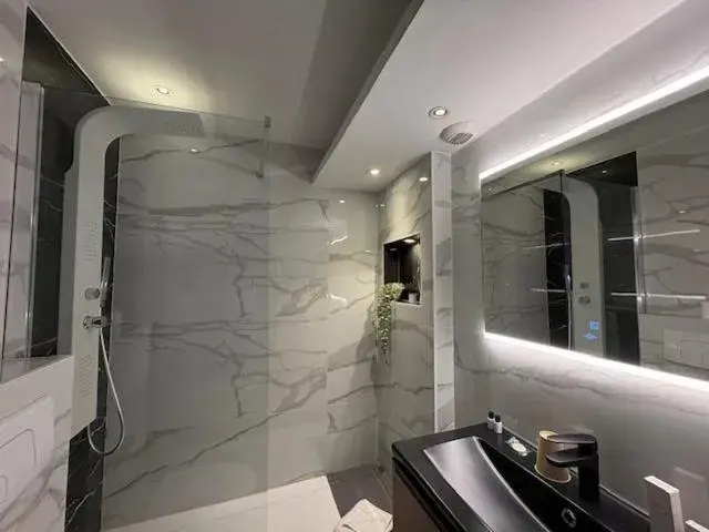 Classic room Without Balcony - Ground floor (stairs) in Hôtel Gallia Cannes Classic room Without Balcony - Ground floor (stairs) in Hôtel Gallia Cannes