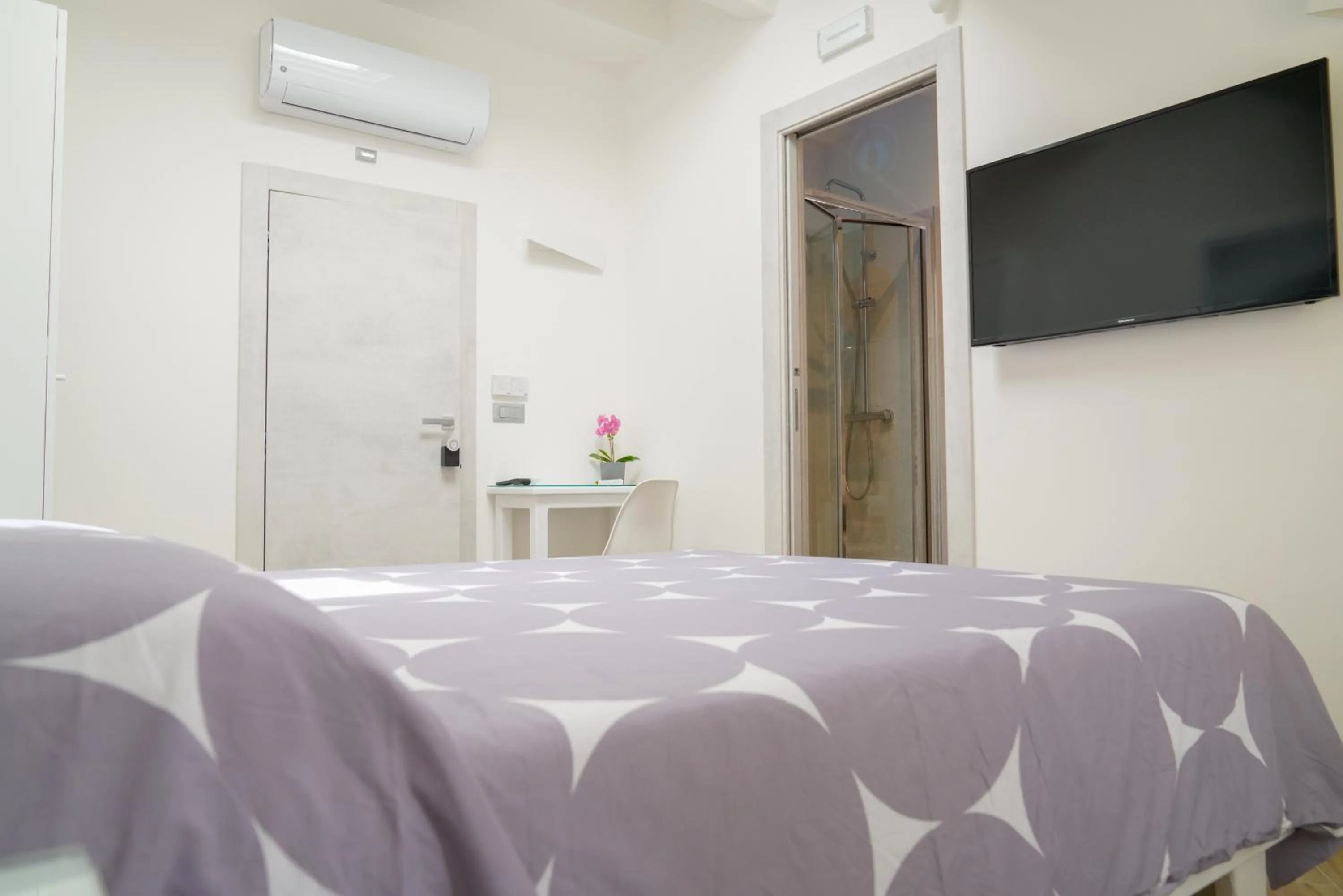 Photo of the whole room, Bed in B&B Residenza Aragonese