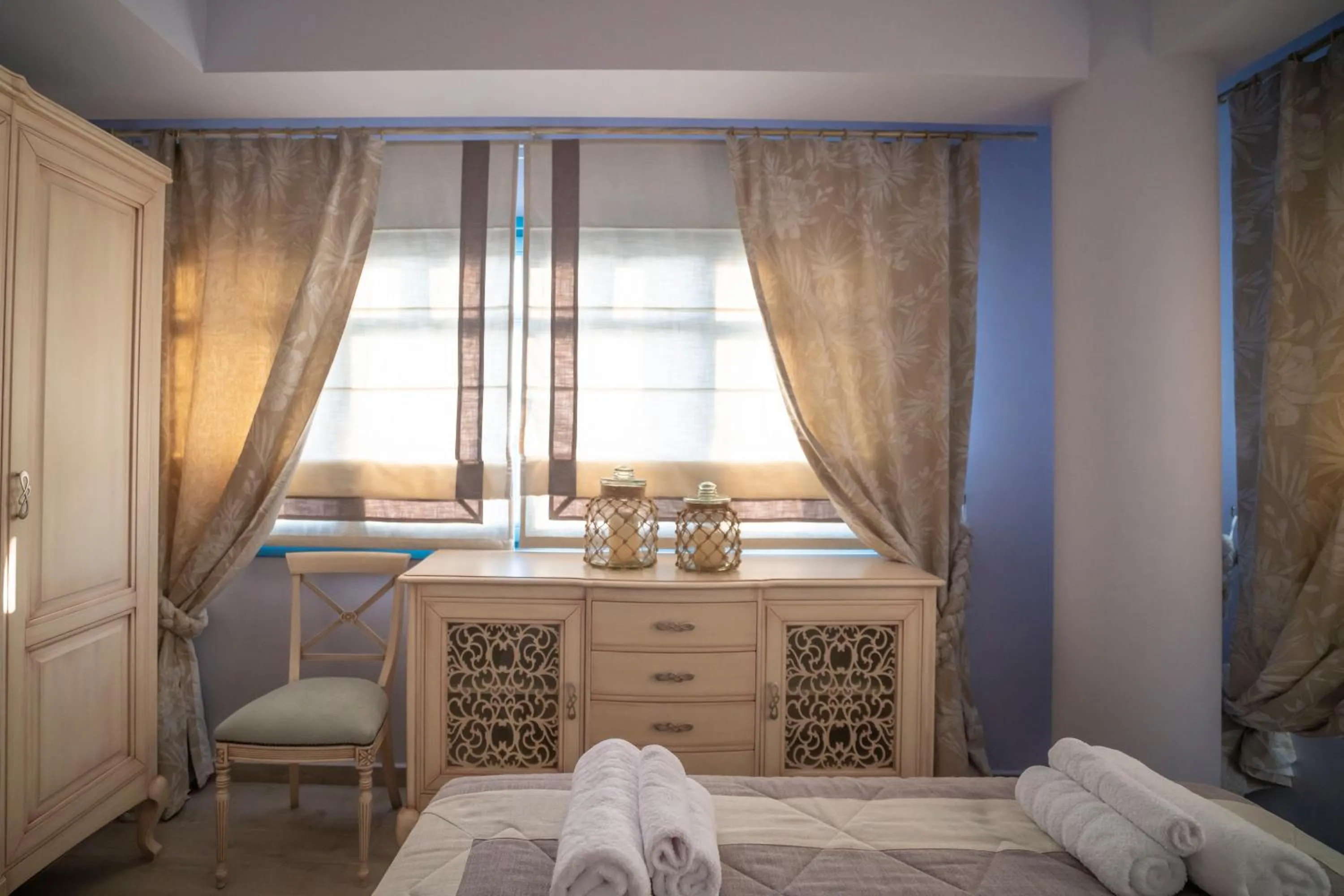 Photo of the whole room, Bed in Elysium Living Parga