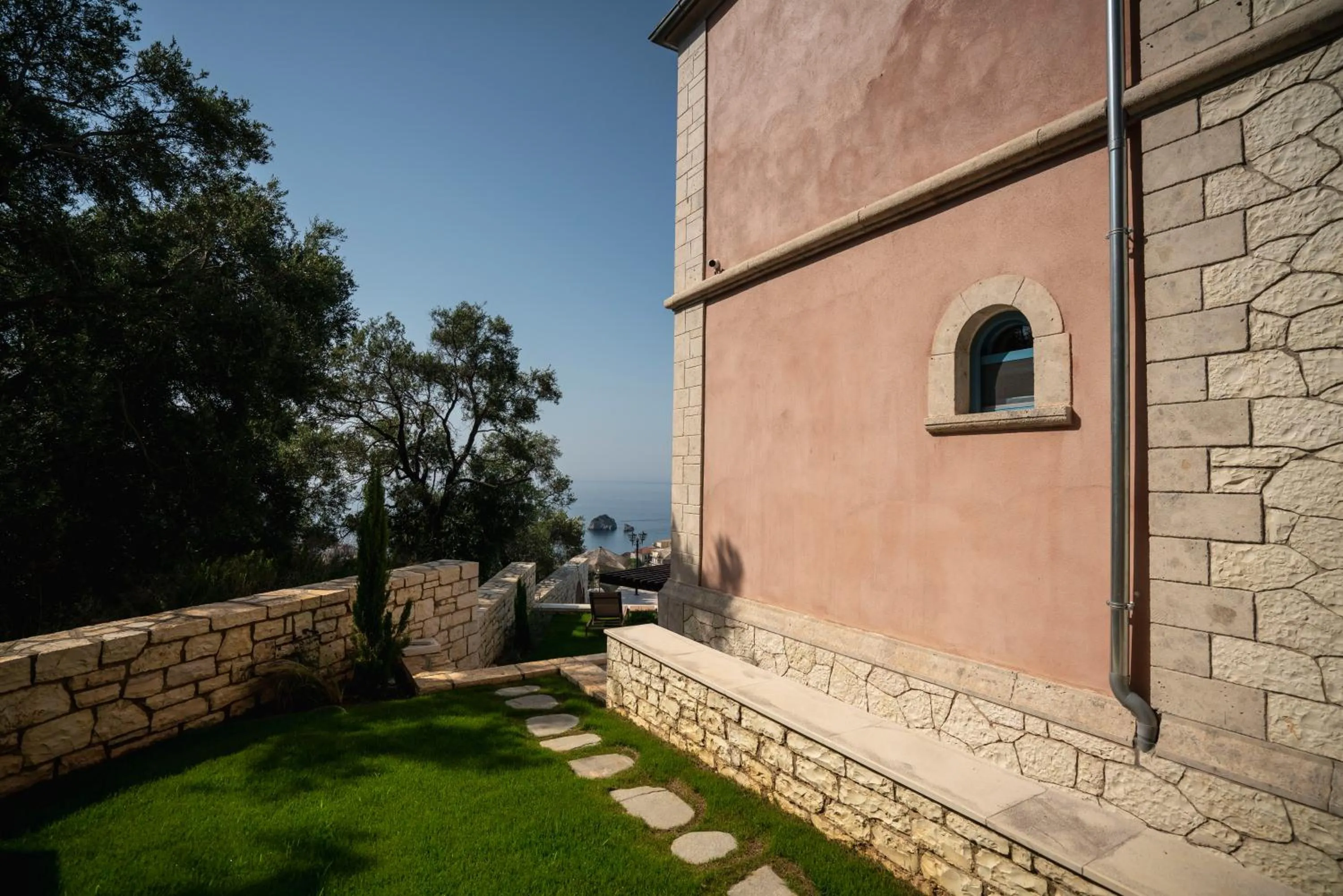 Garden in Elysium Living Parga