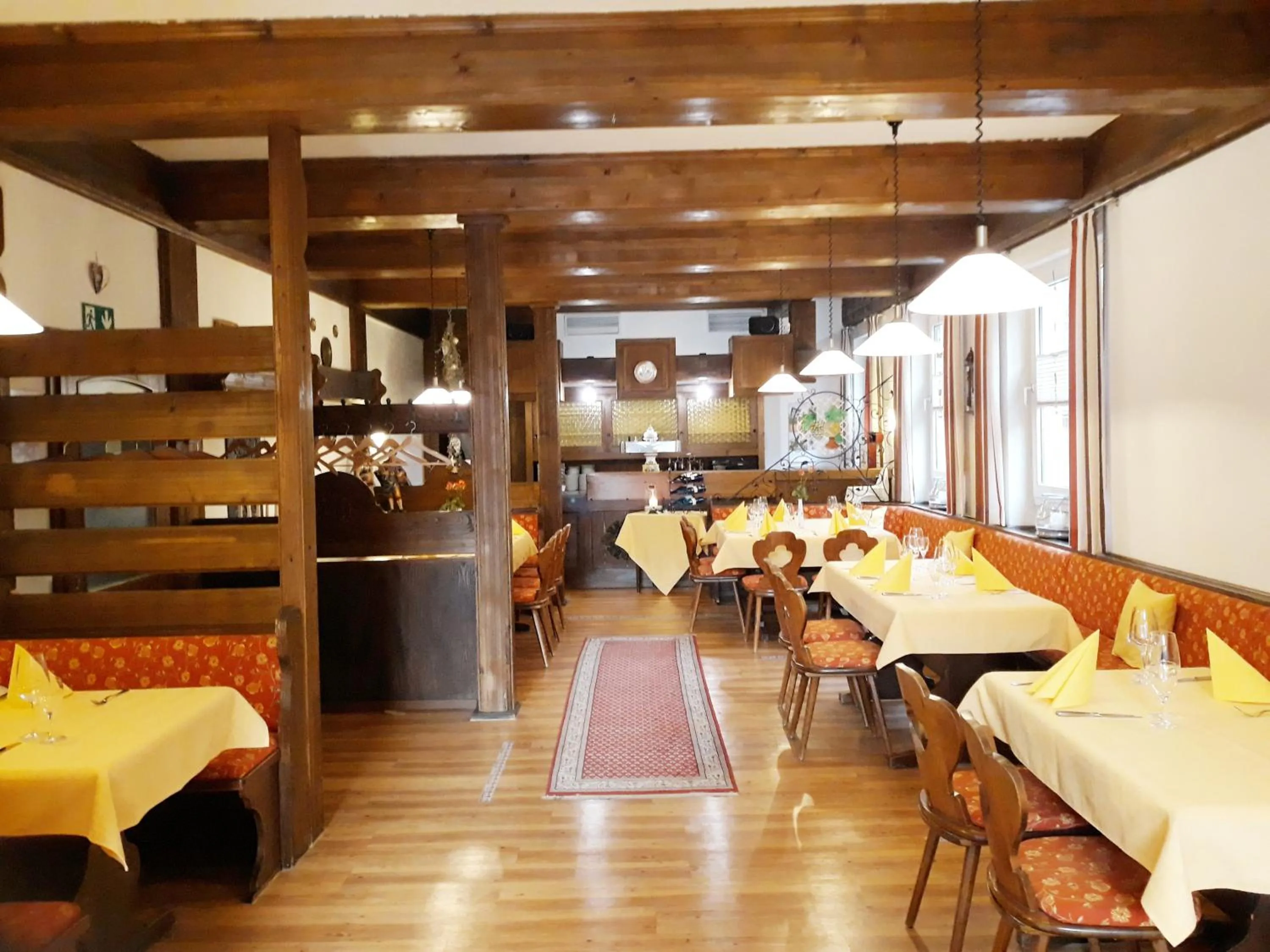 Restaurant/places to eat in Hotel Goldbächel