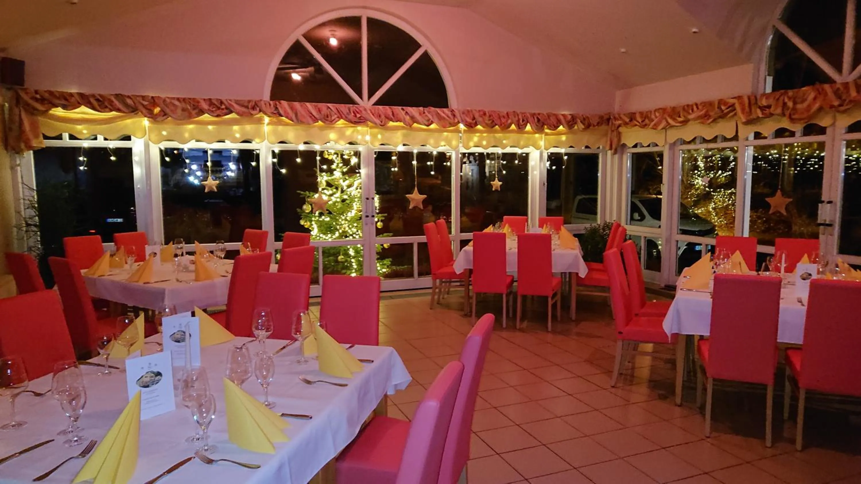 Restaurant/places to eat in Hotel Goldbächel