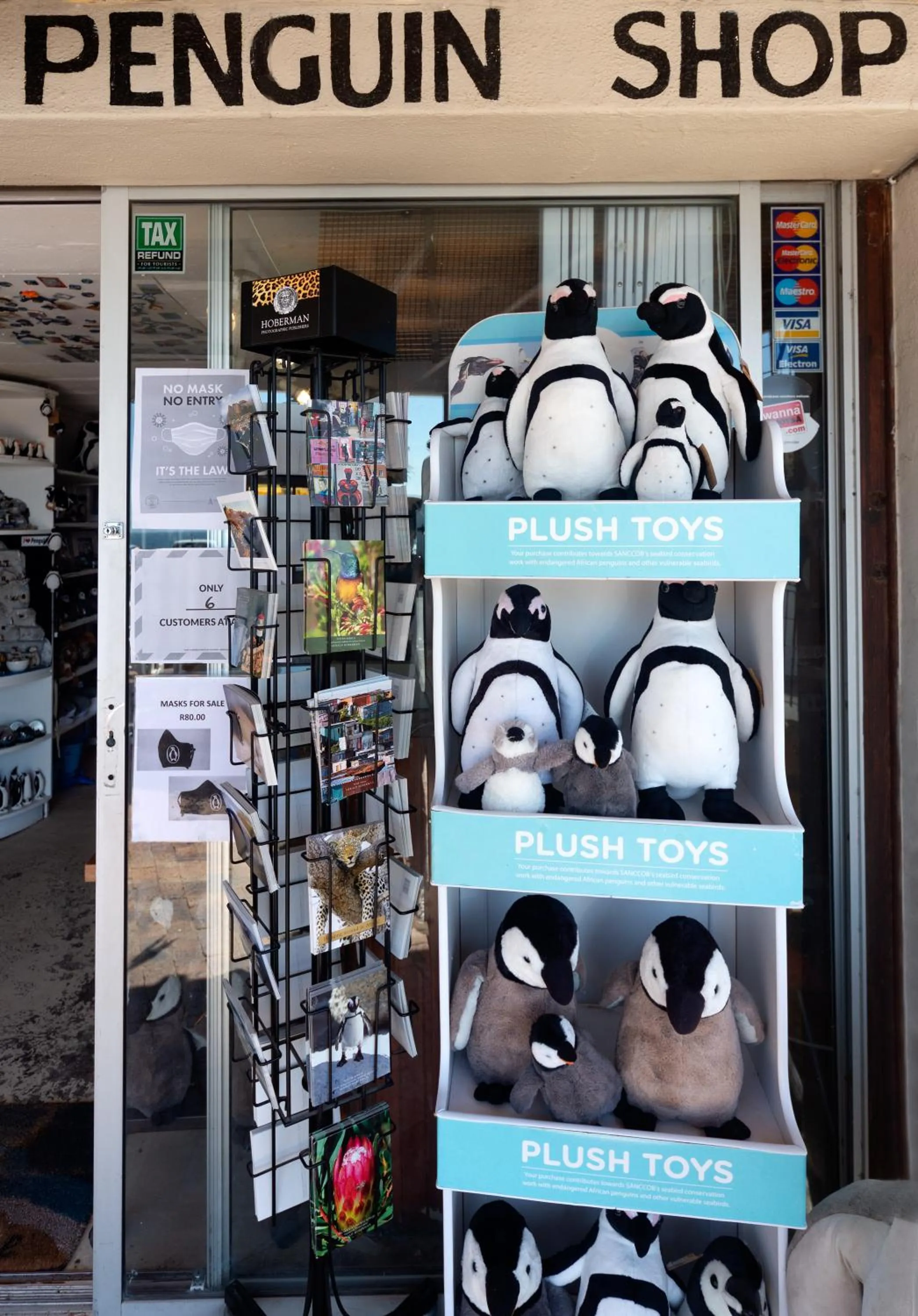 On-site shops in Boulders Beach Hotel, Cafe and Curio shop