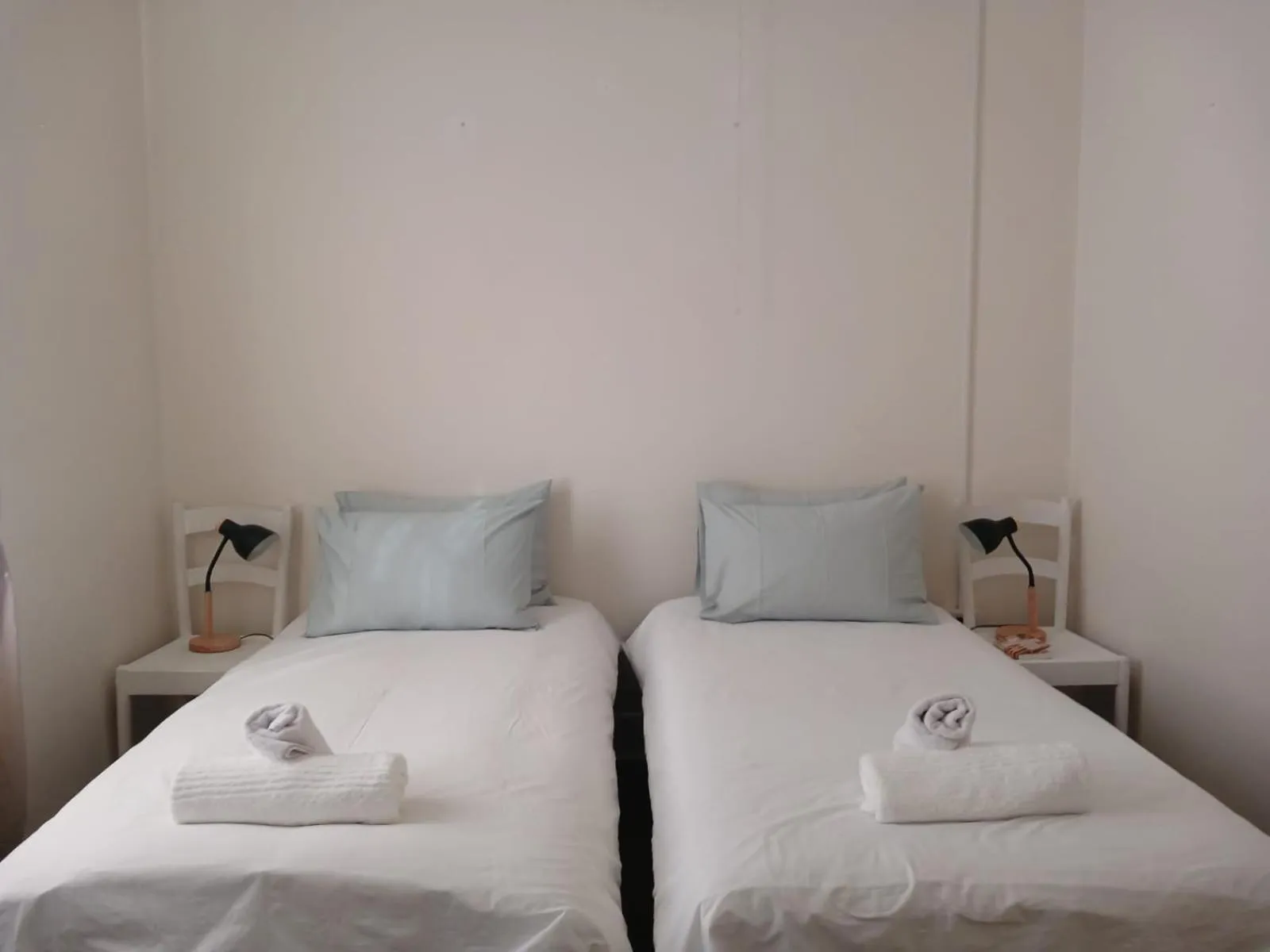 Bed in Boulders Beach Hotel, Cafe and Curio shop