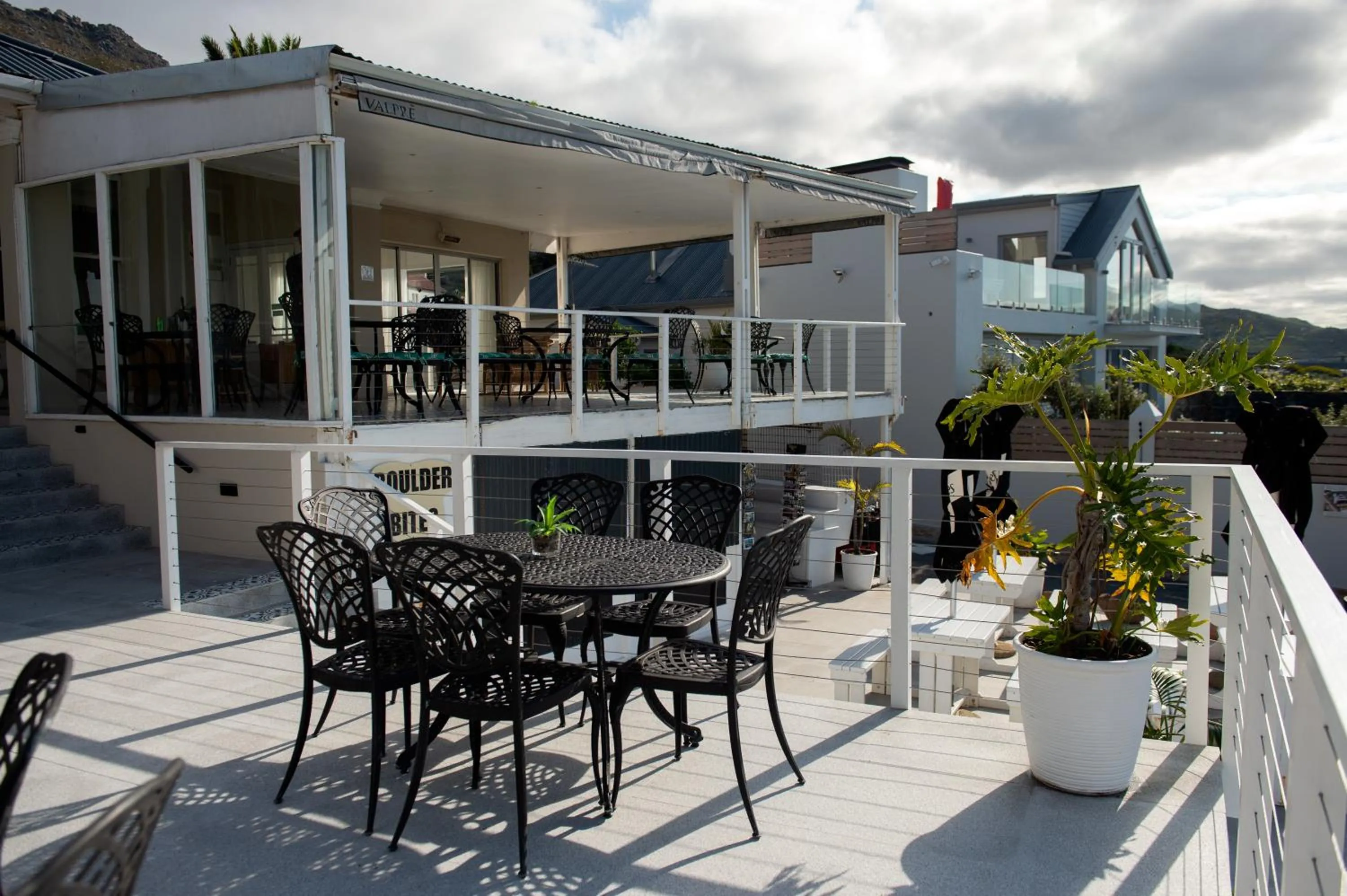 Restaurant/places to eat in Boulders Beach Hotel, Cafe and Curio shop