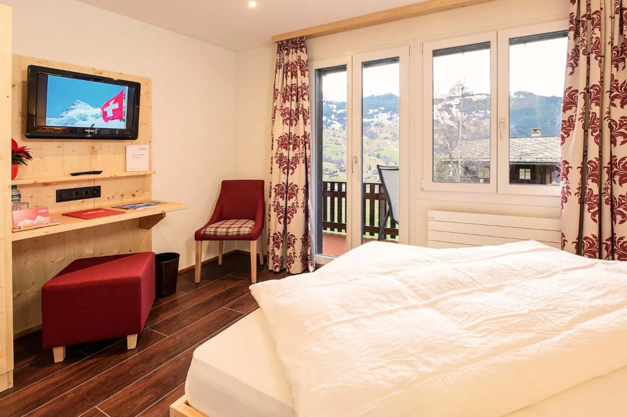 View (from property/room), Bed in Hotel Caprice - Grindelwald