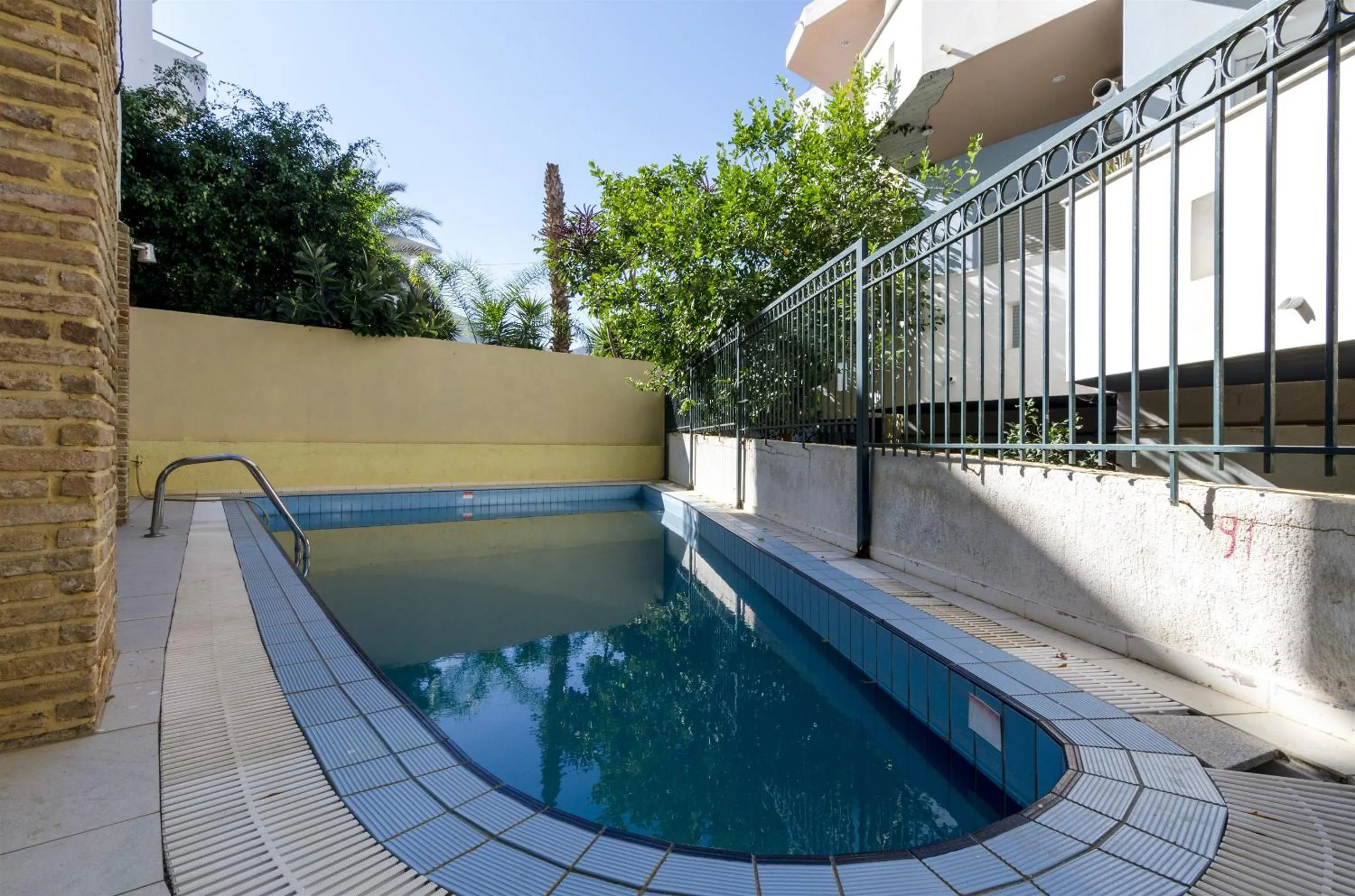 Swimming pool in Argo Studios