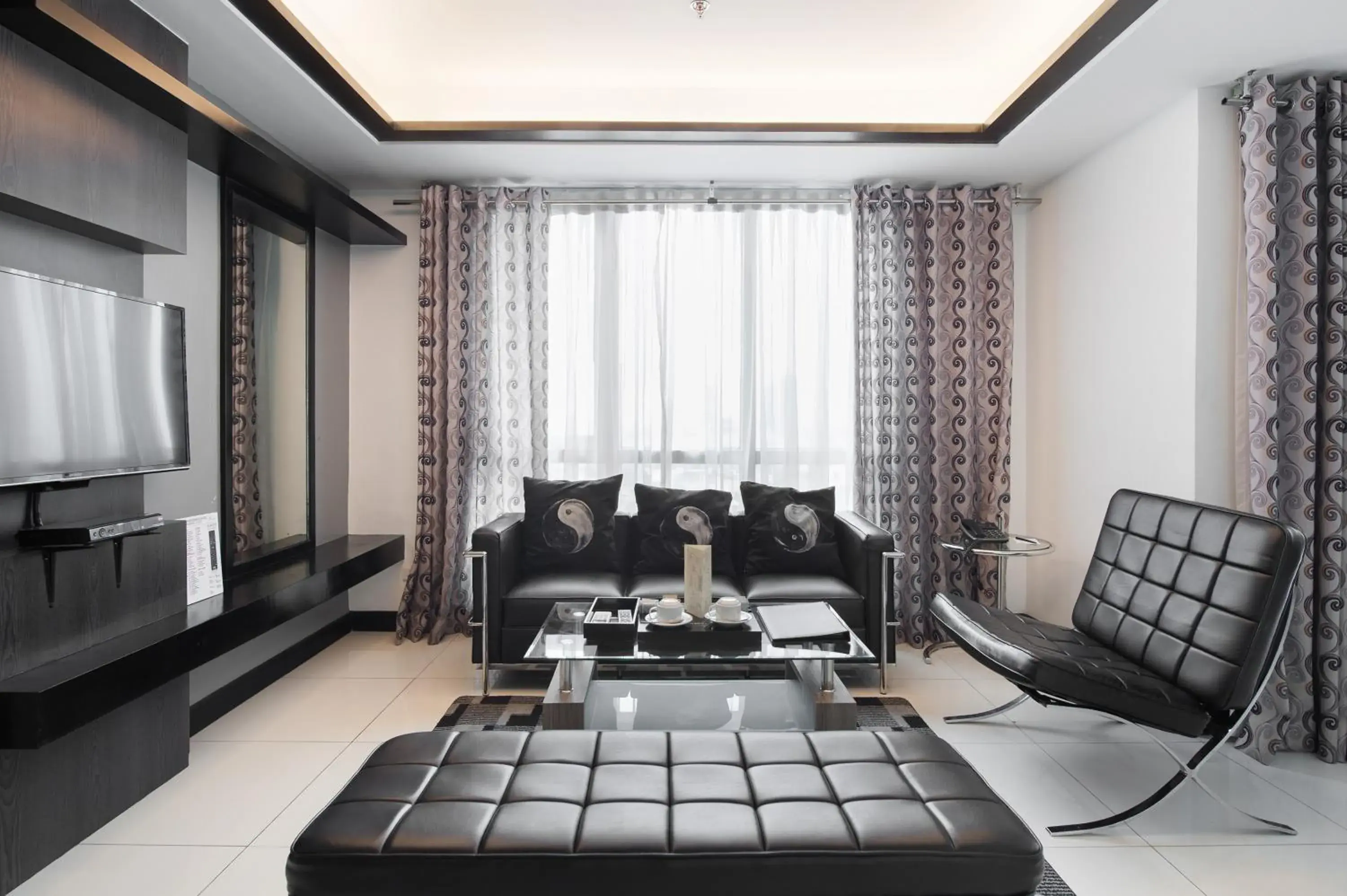 Living room in Y2 Residence Hotel Managed by HII Living room in Y2 Residence Hotel Managed by HII