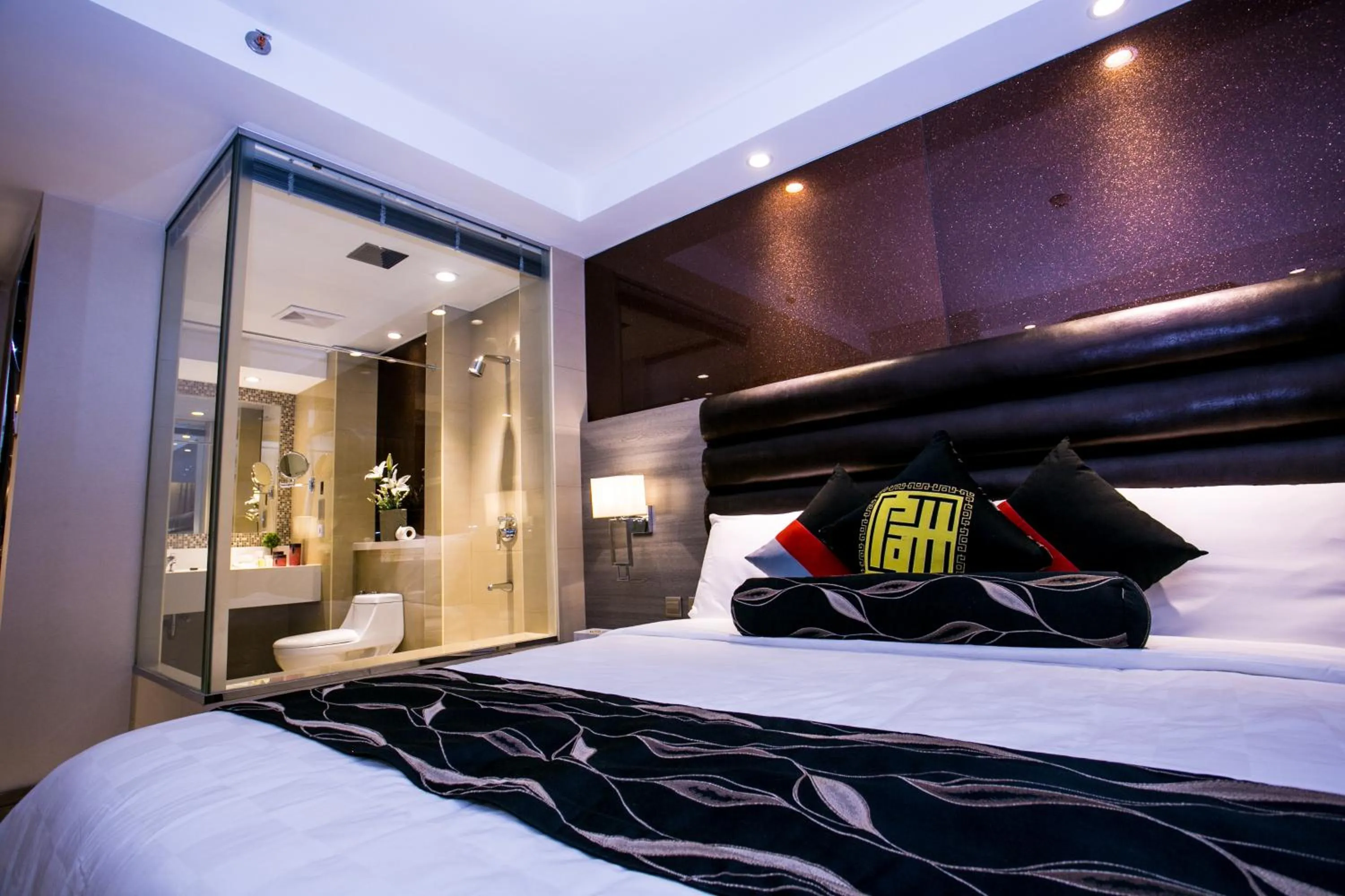 Bedroom, Bed in Prime Asia Hotel