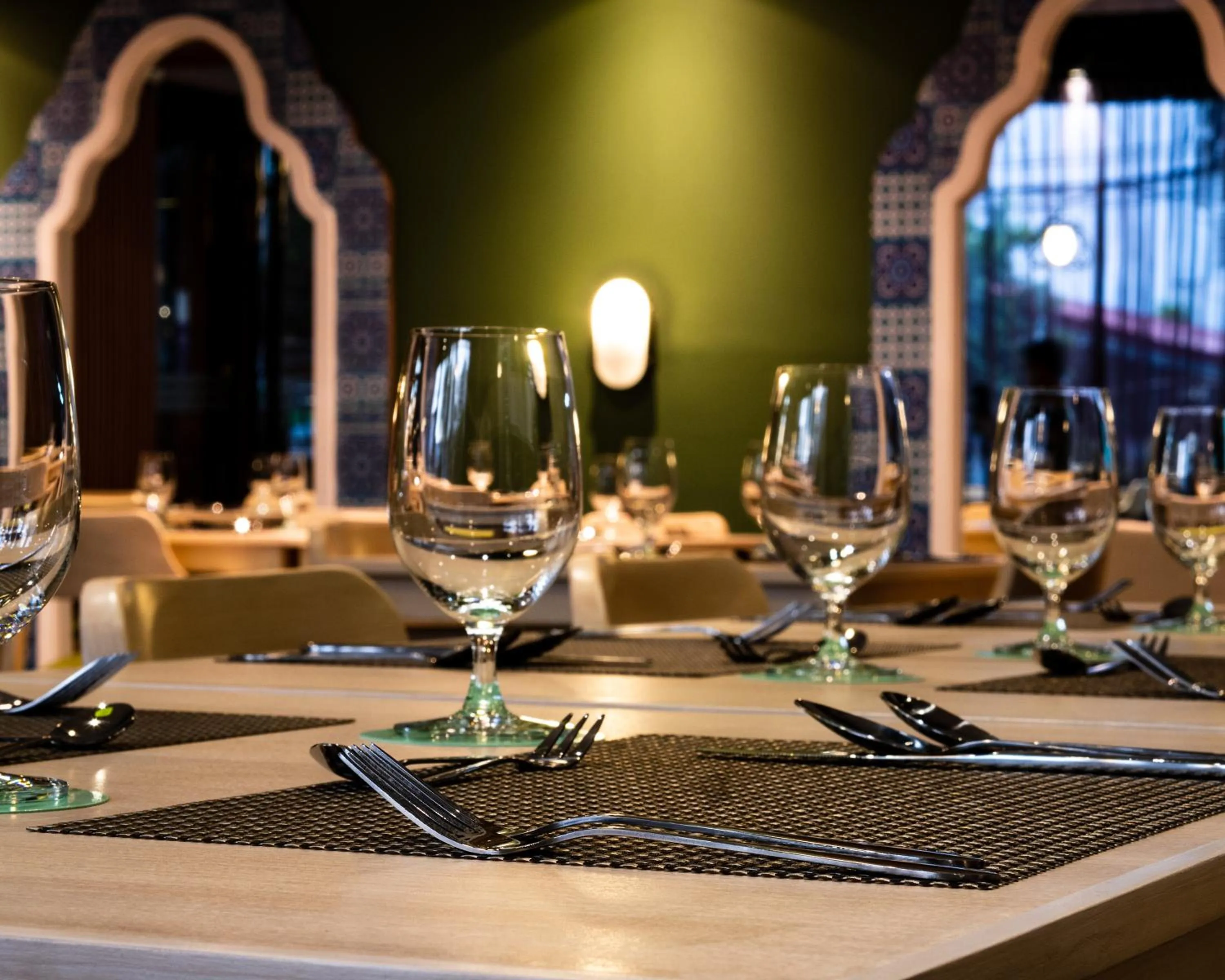 Restaurant/places to eat in Prime Asia Hotel