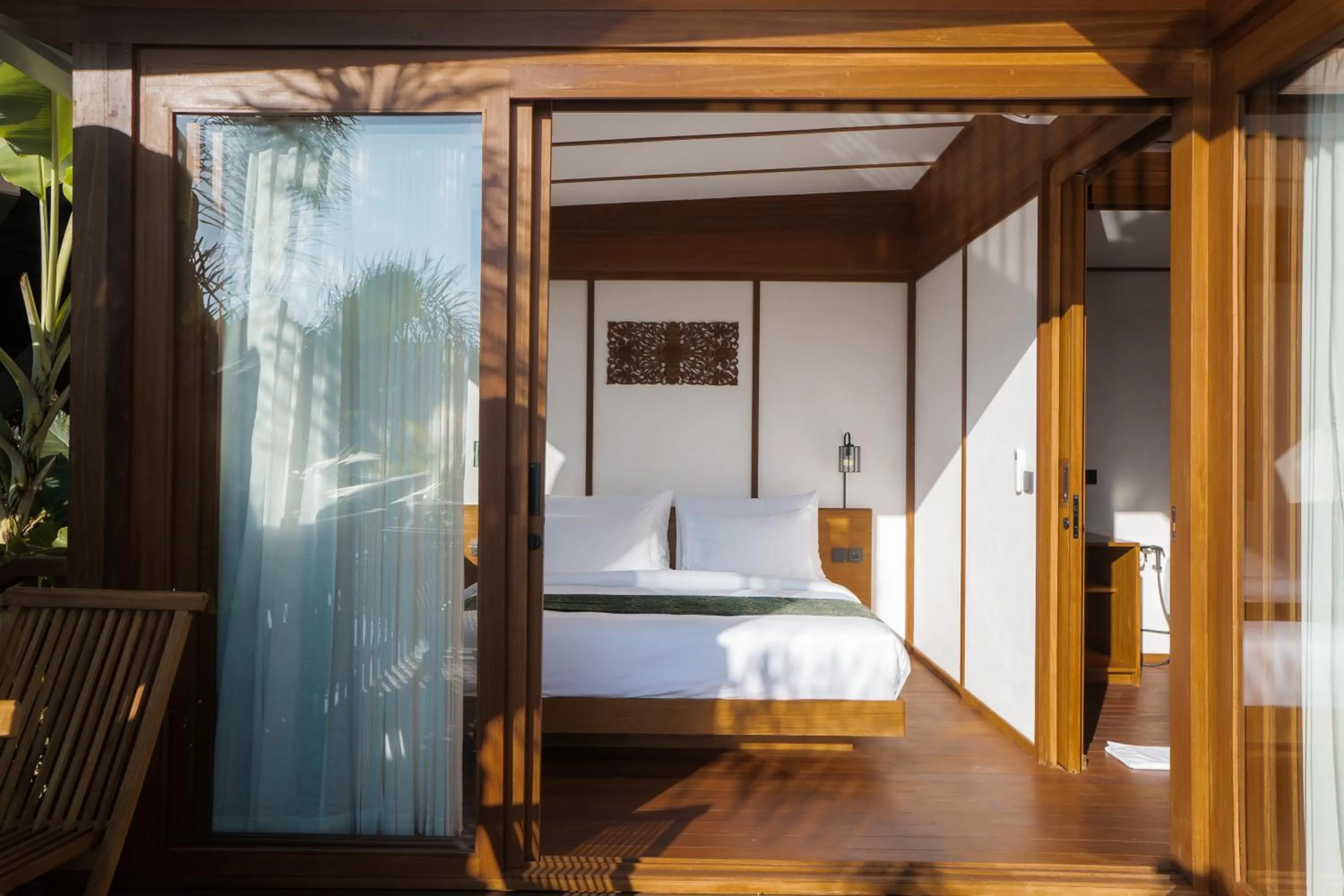 Bedroom, Bed in Grün Ubud