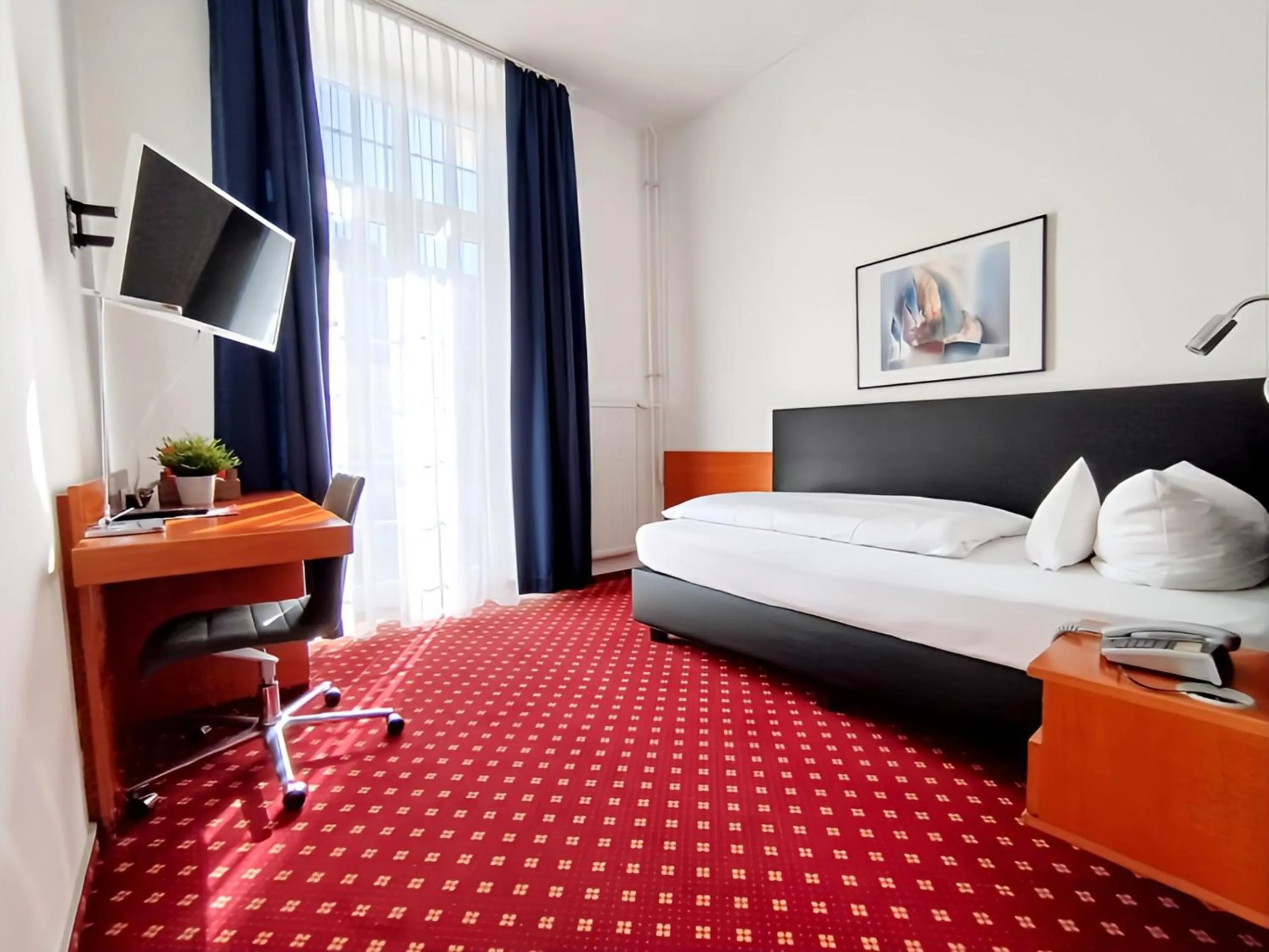 Photo of the whole room, Bed in Hotel Schwert