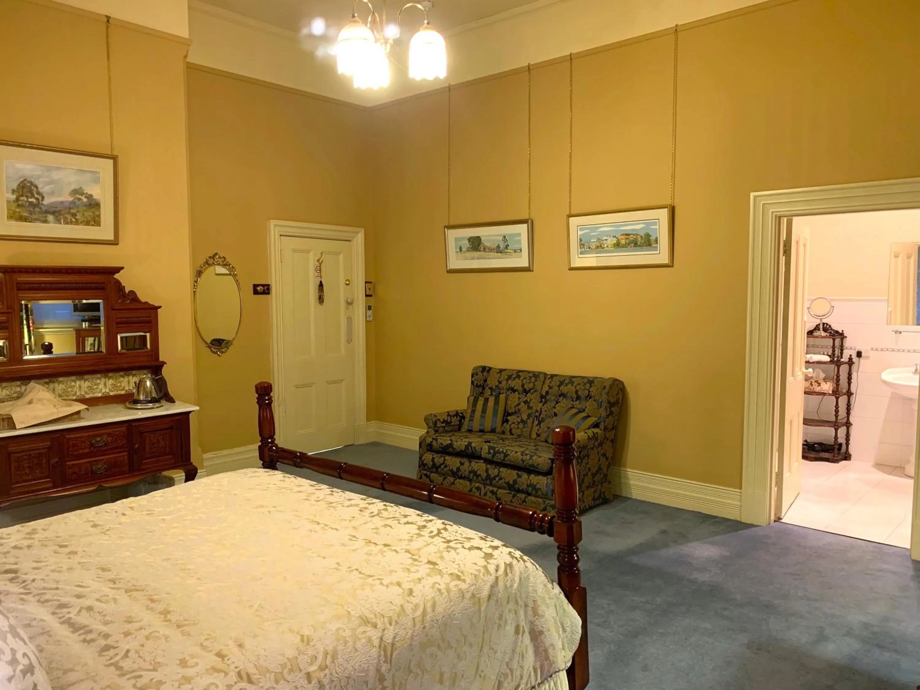 Property building, Bed in Langley Estate, Bendigo