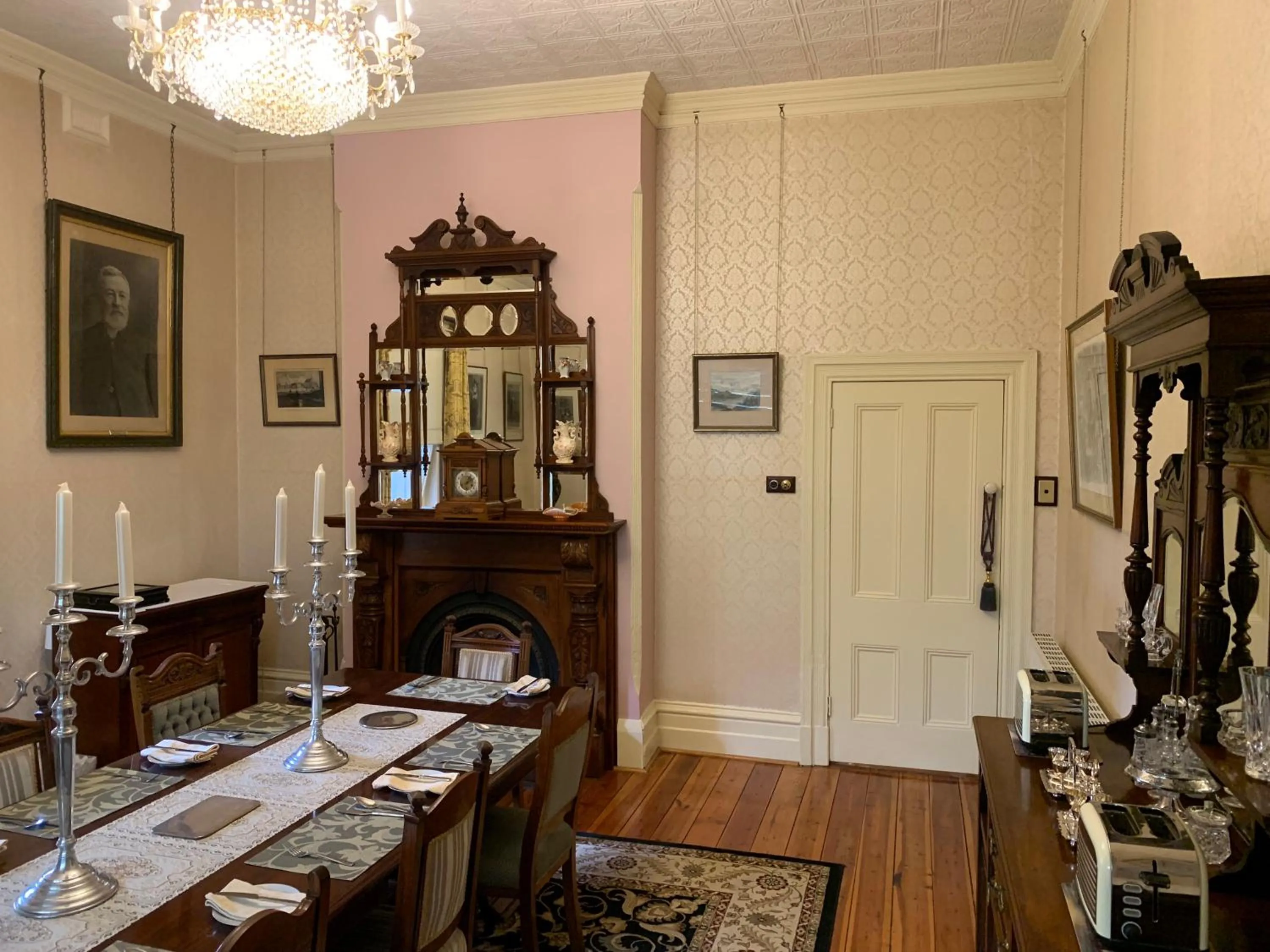 Dining area in Langley Estate, Bendigo