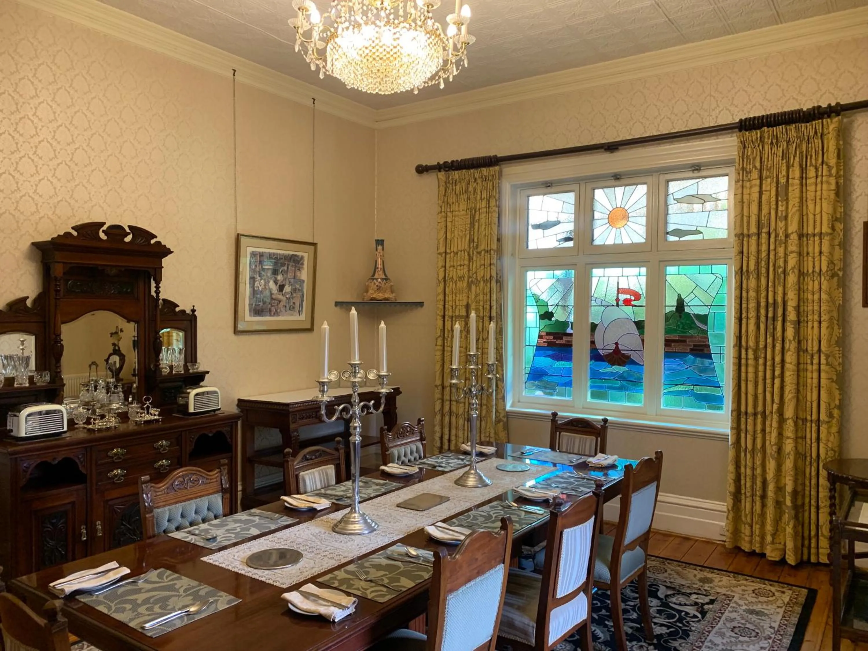 Dining area in Langley Estate, Bendigo