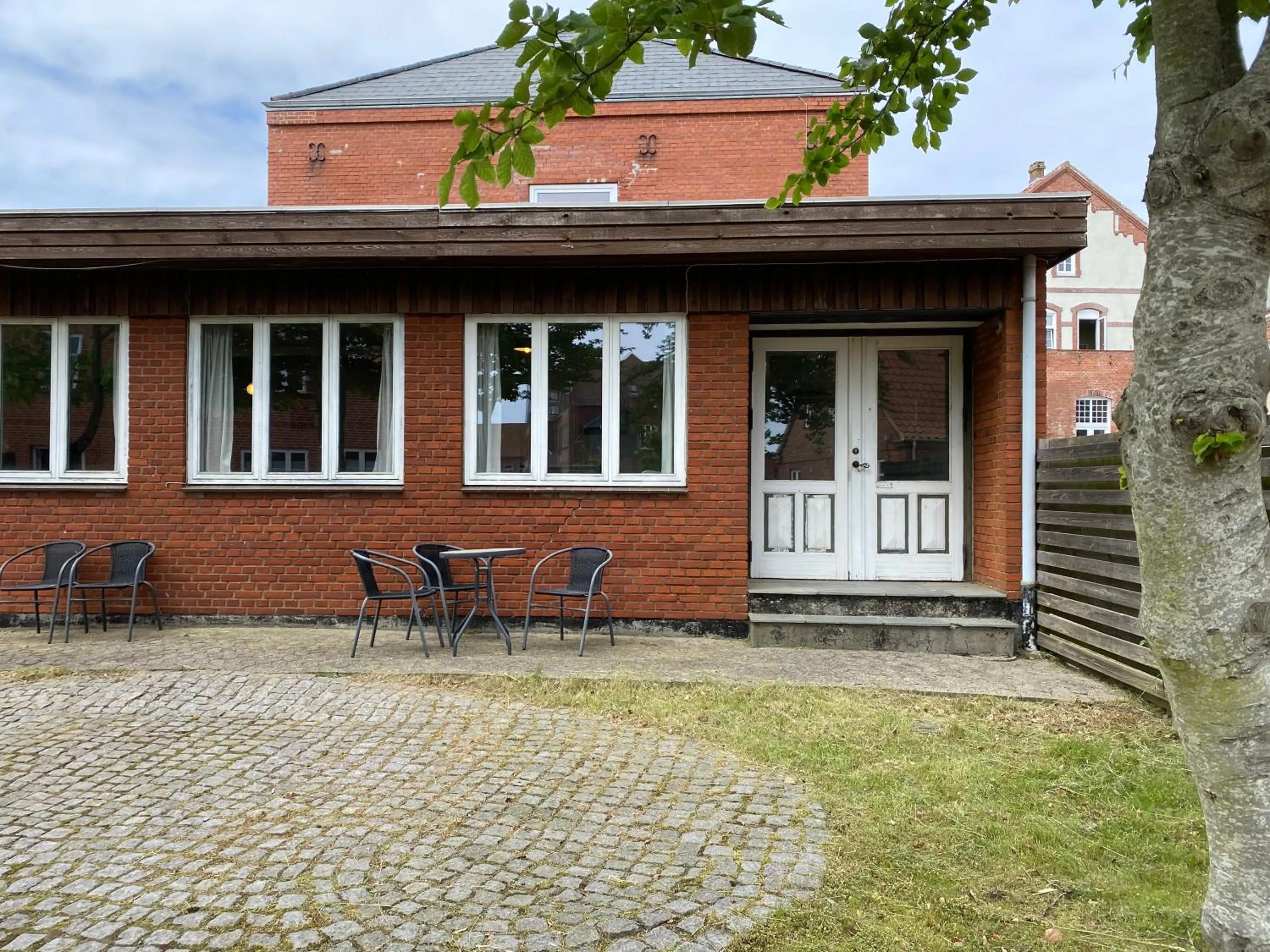 Property building in Studio Apartment in the heart of Højer