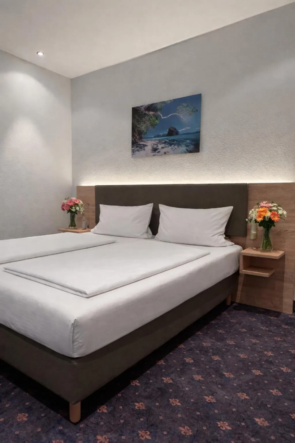 Bed in Hotel-Restaurant Zum Kirschbaum