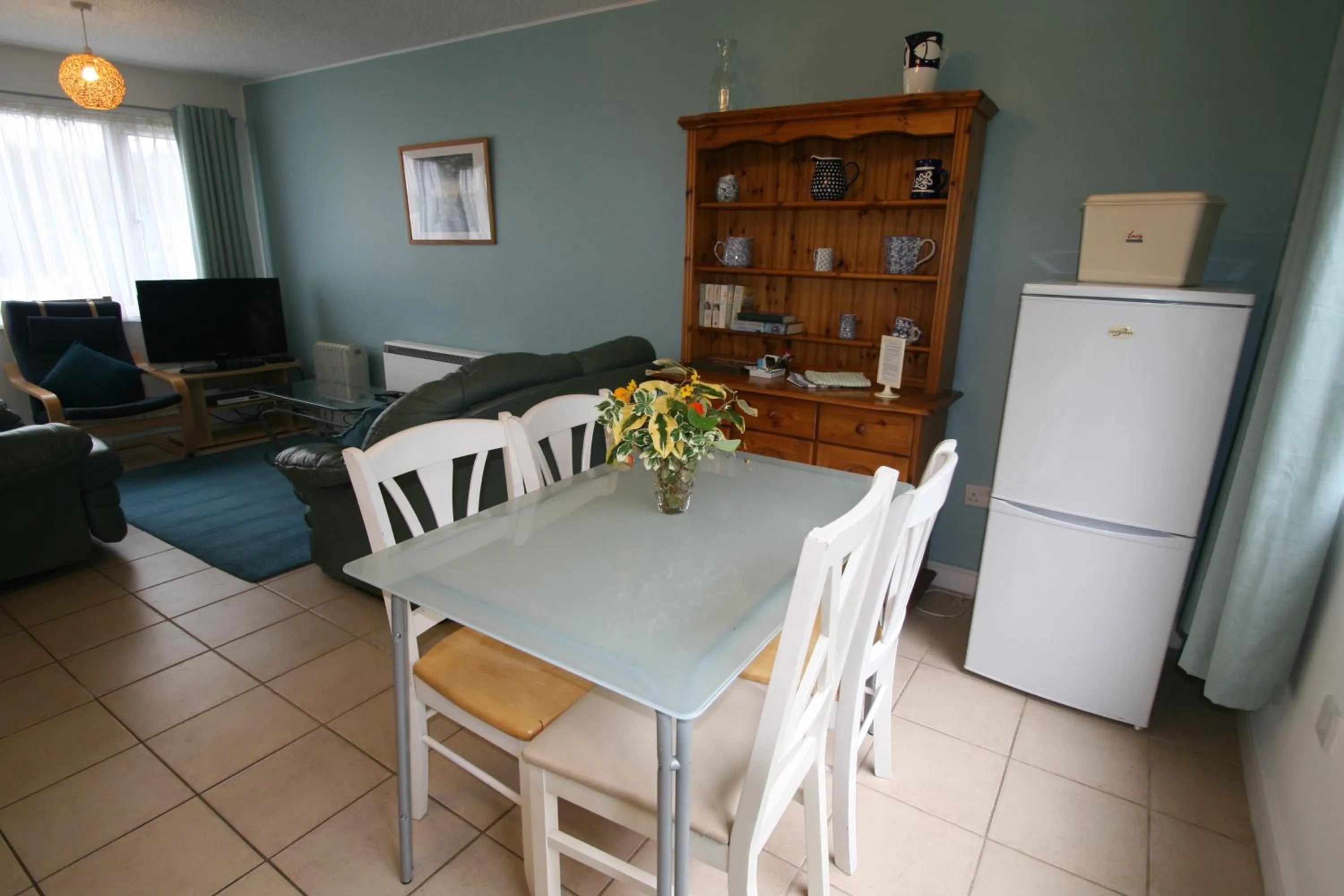 Living room in Freshwater Bay Holiday Cottages
