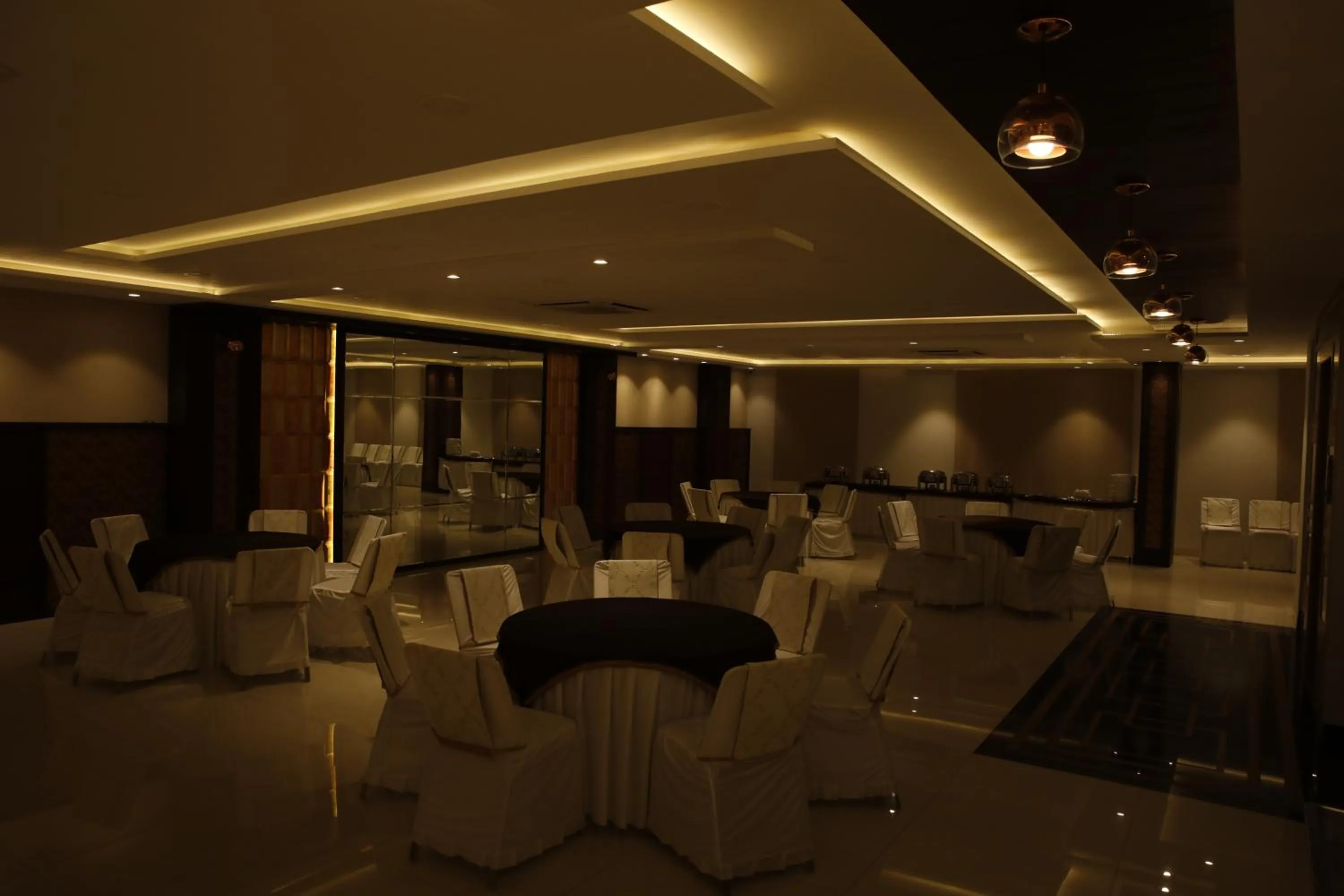 Business facilities in Ka10 SQUARE HOTEL & BANQUETS