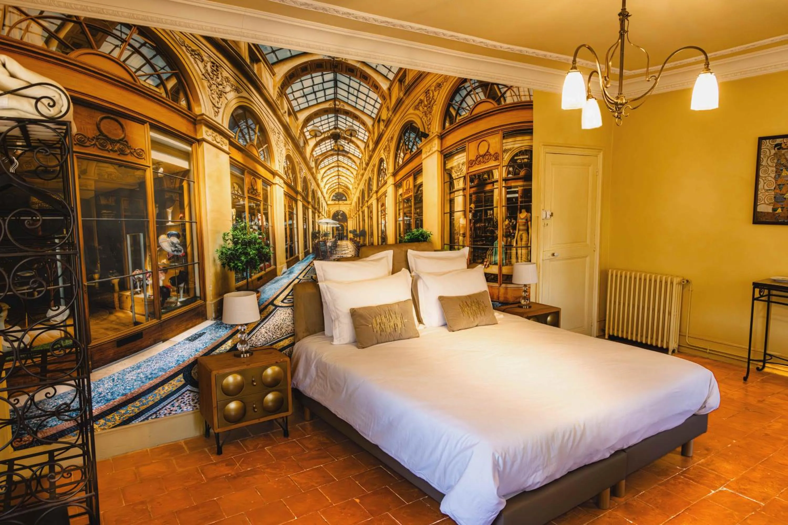 Photo of the whole room, Bed in les jardins de la fontaine