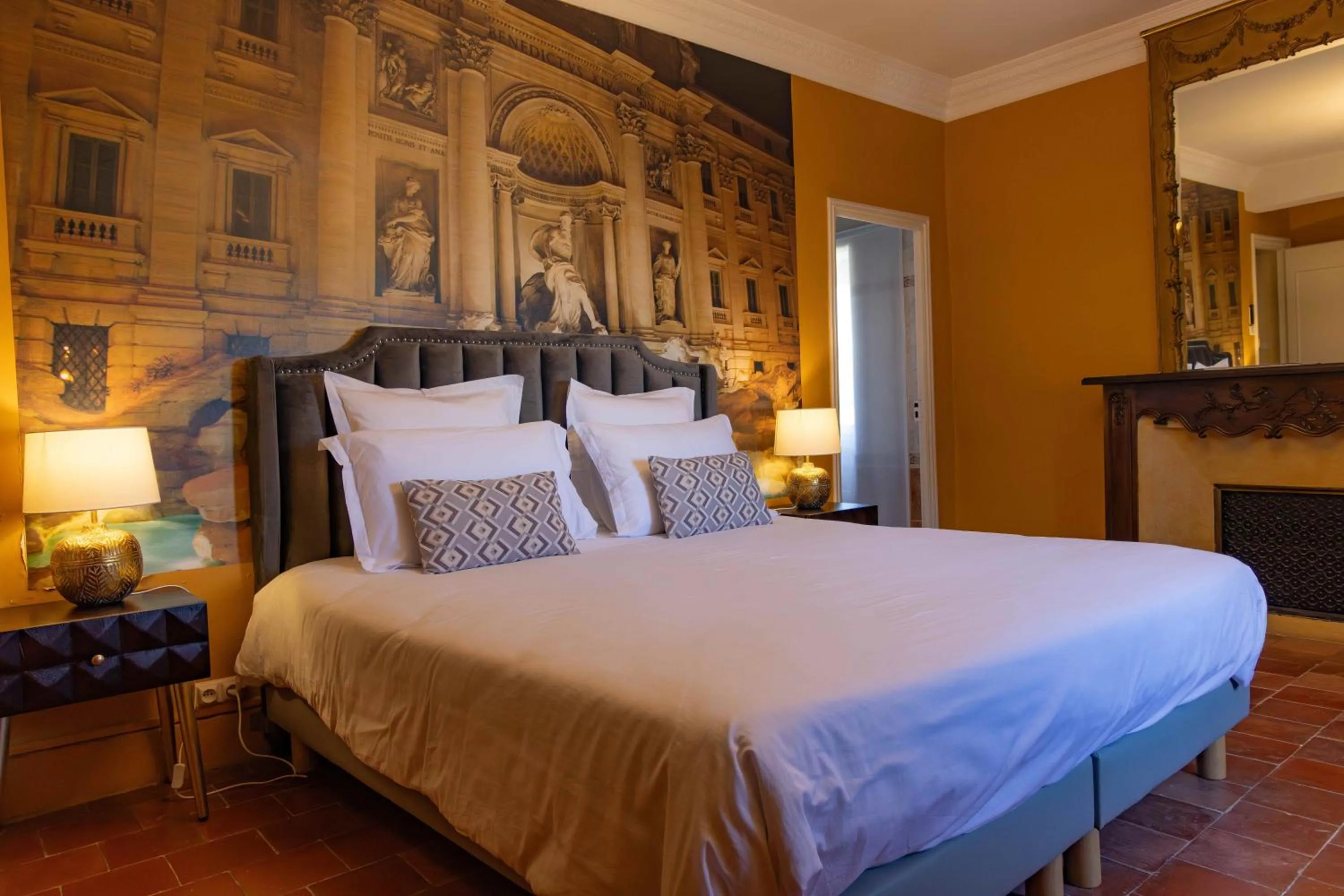 Photo of the whole room, Bed in les jardins de la fontaine