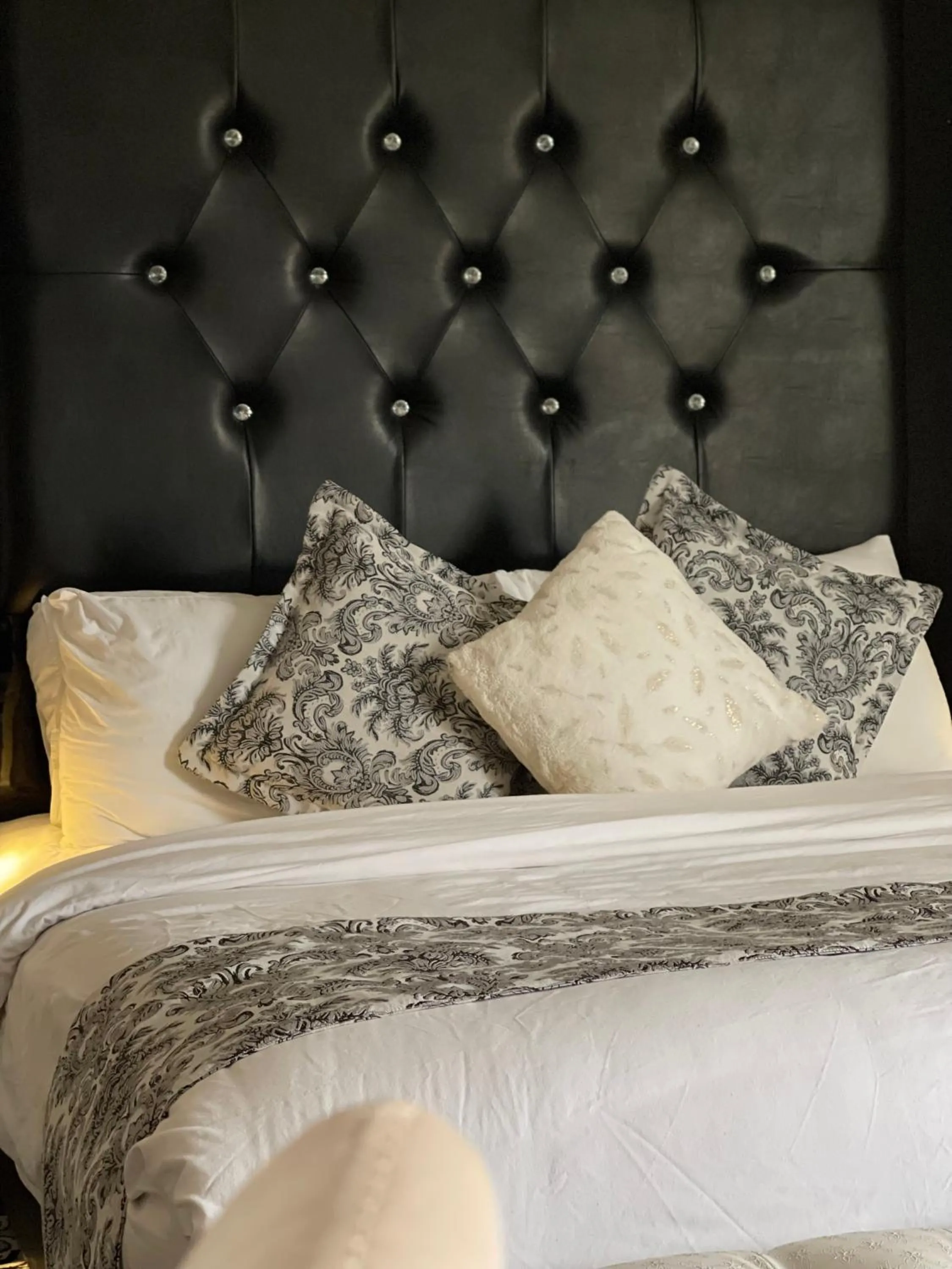 Bed in The Castle Hotel