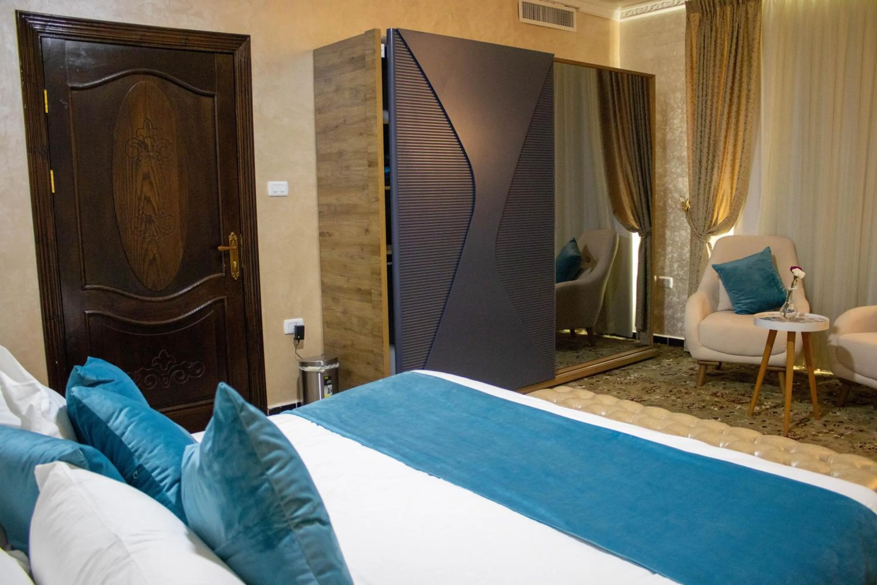 Bed in The Castle Hotel