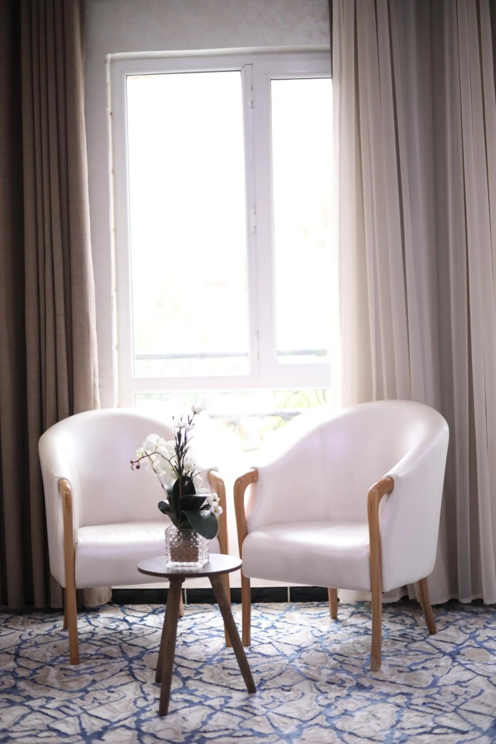 Seating area in The Castle Hotel