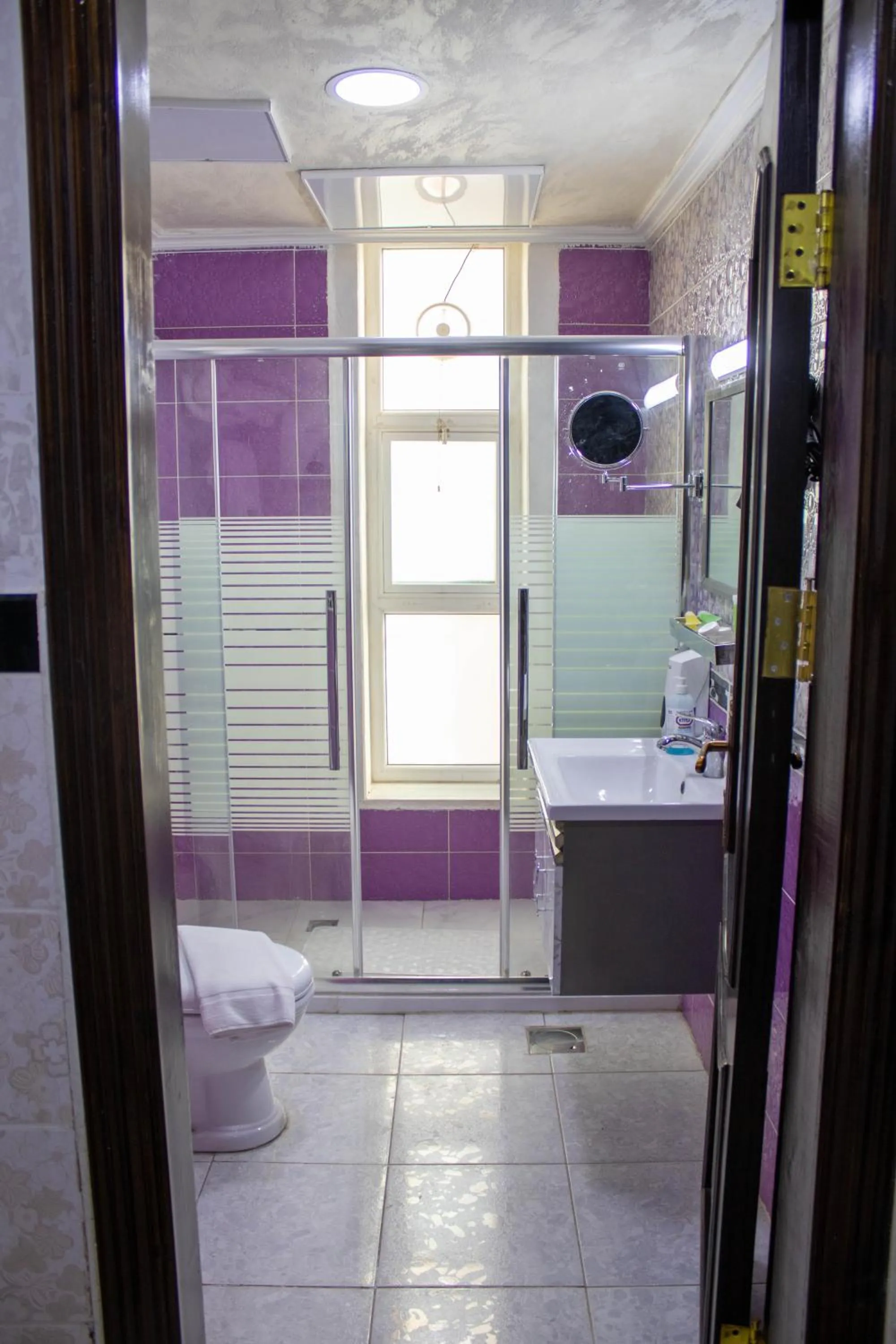 Shower in The Castle Hotel