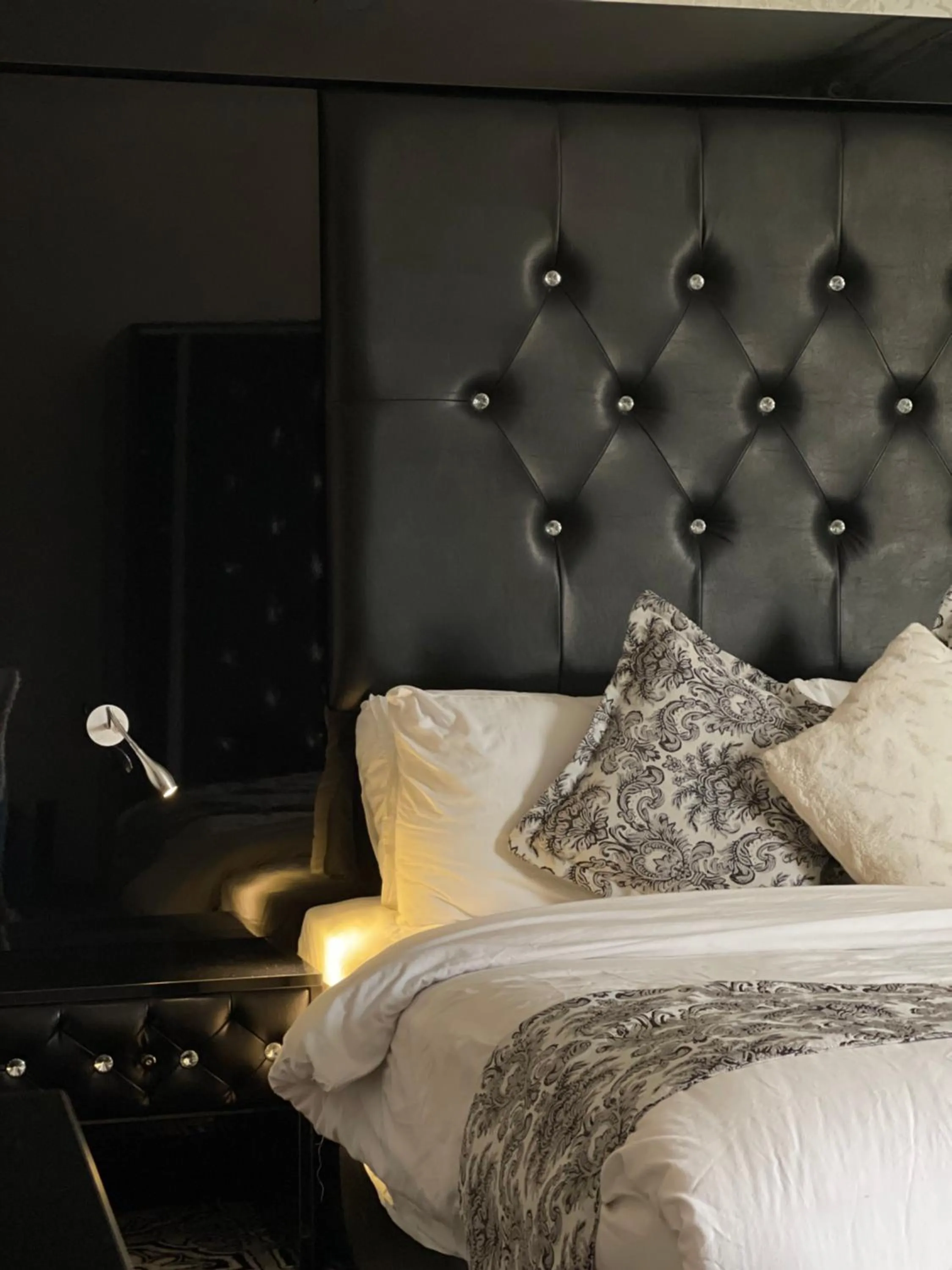 Bed in The Castle Hotel