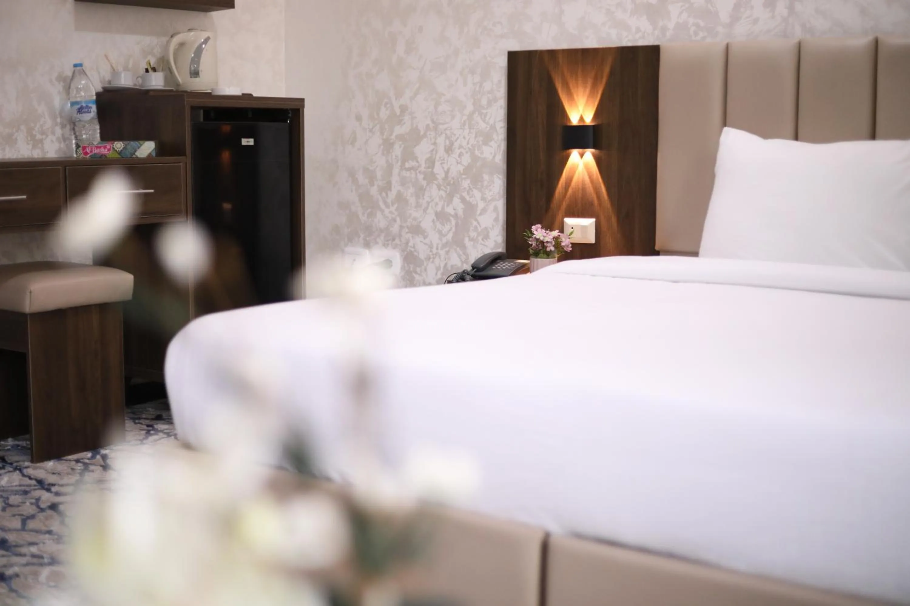 Photo of the whole room, Bed in The Castle Hotel