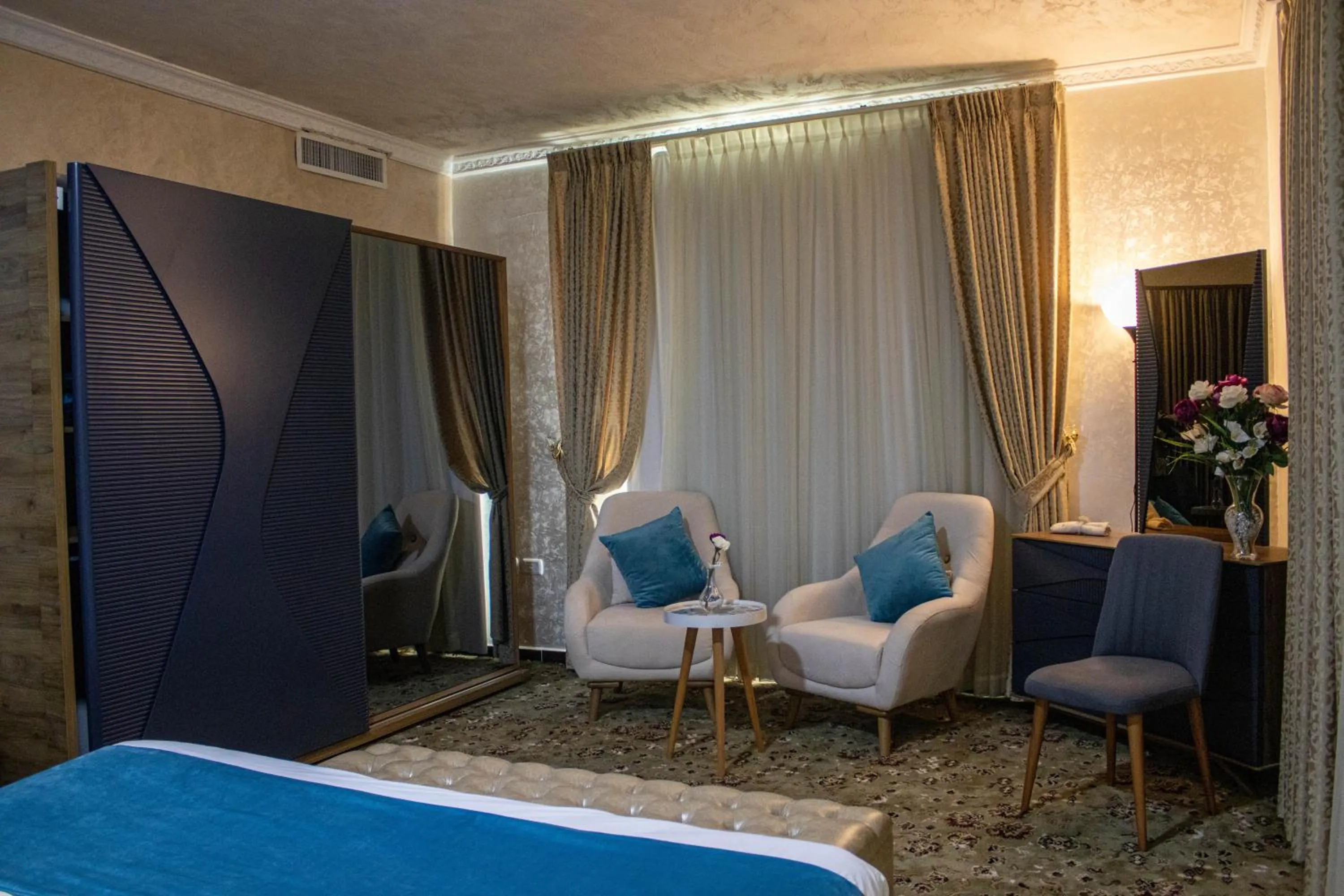 Bed in The Castle Hotel