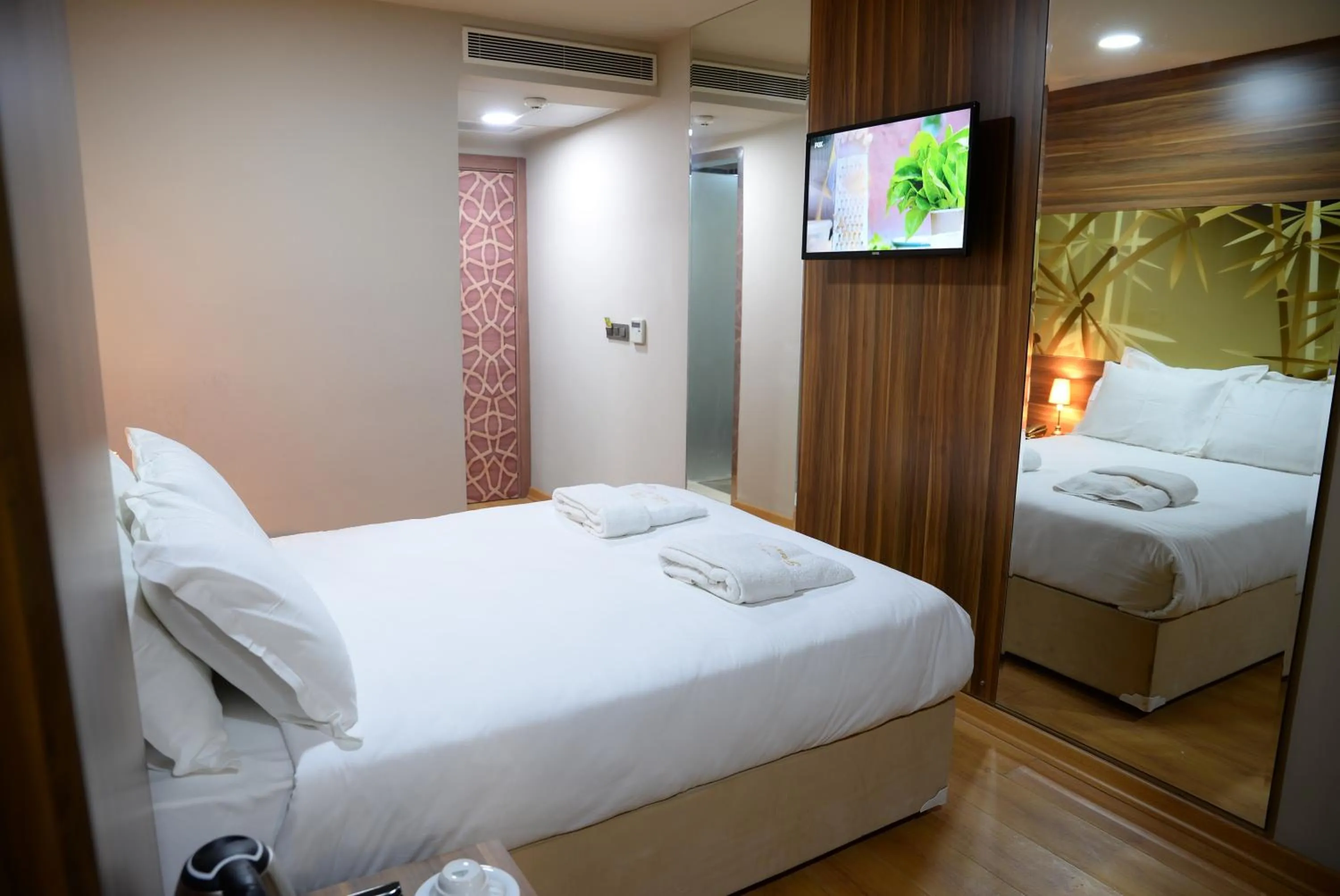 Photo of the whole room, Bed in Perante Hotel Şişli