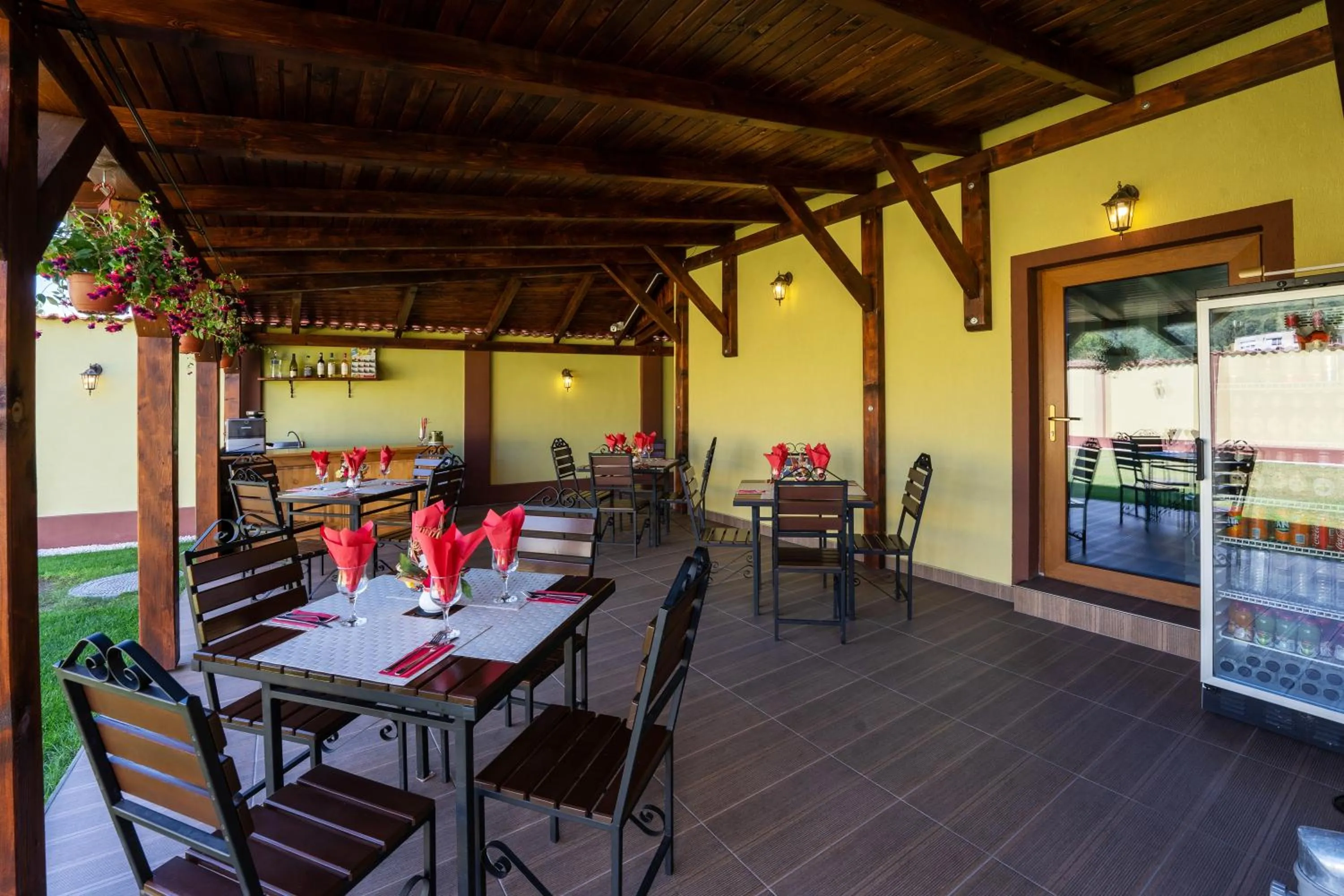 Restaurant/places to eat in Hotel PrincesSophie