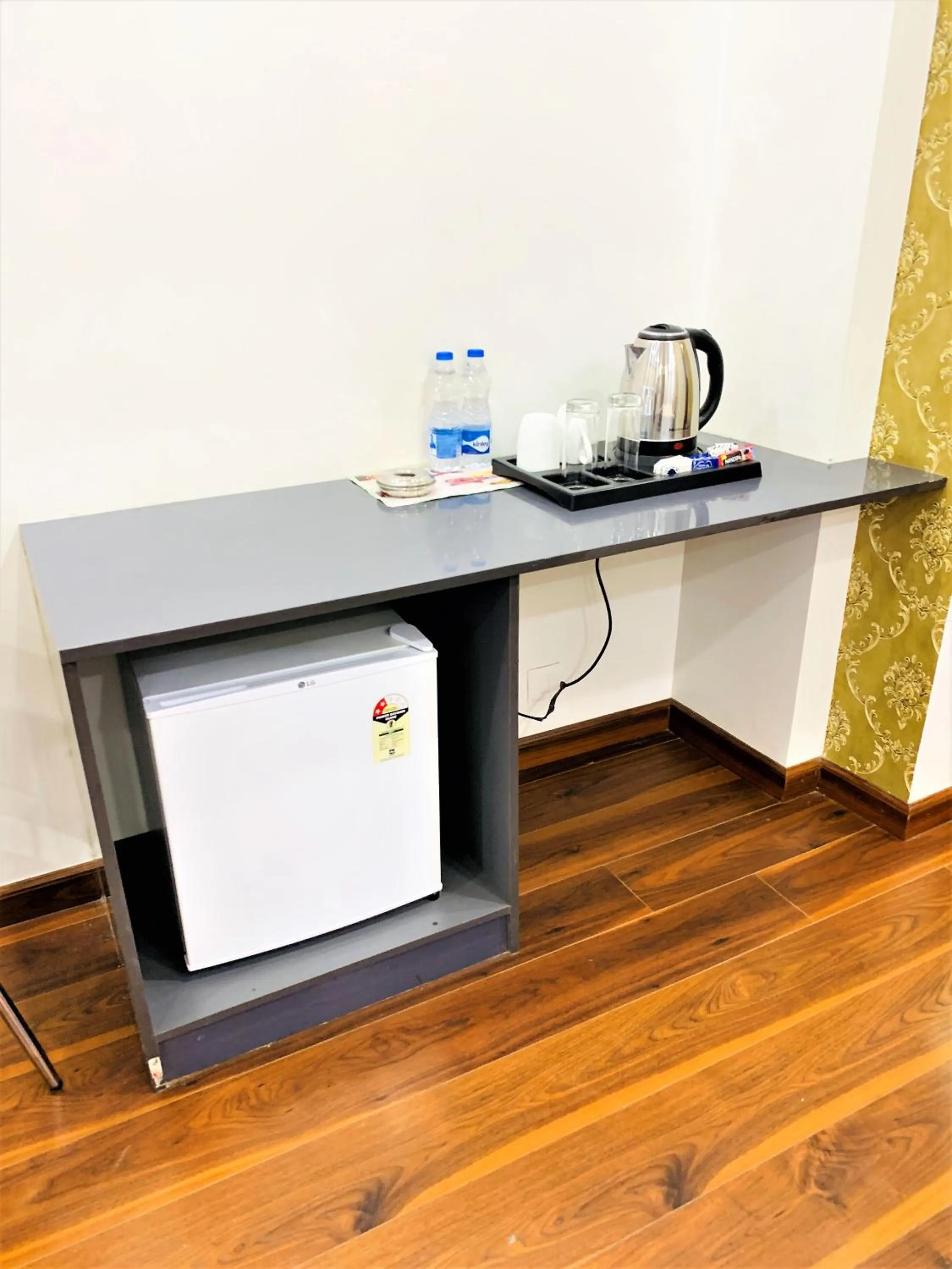 Coffee/tea facilities in Lime Tree Hotel Pulkit Gurgaon-Artemis Hospital, Nearest Metro Huda City Centre